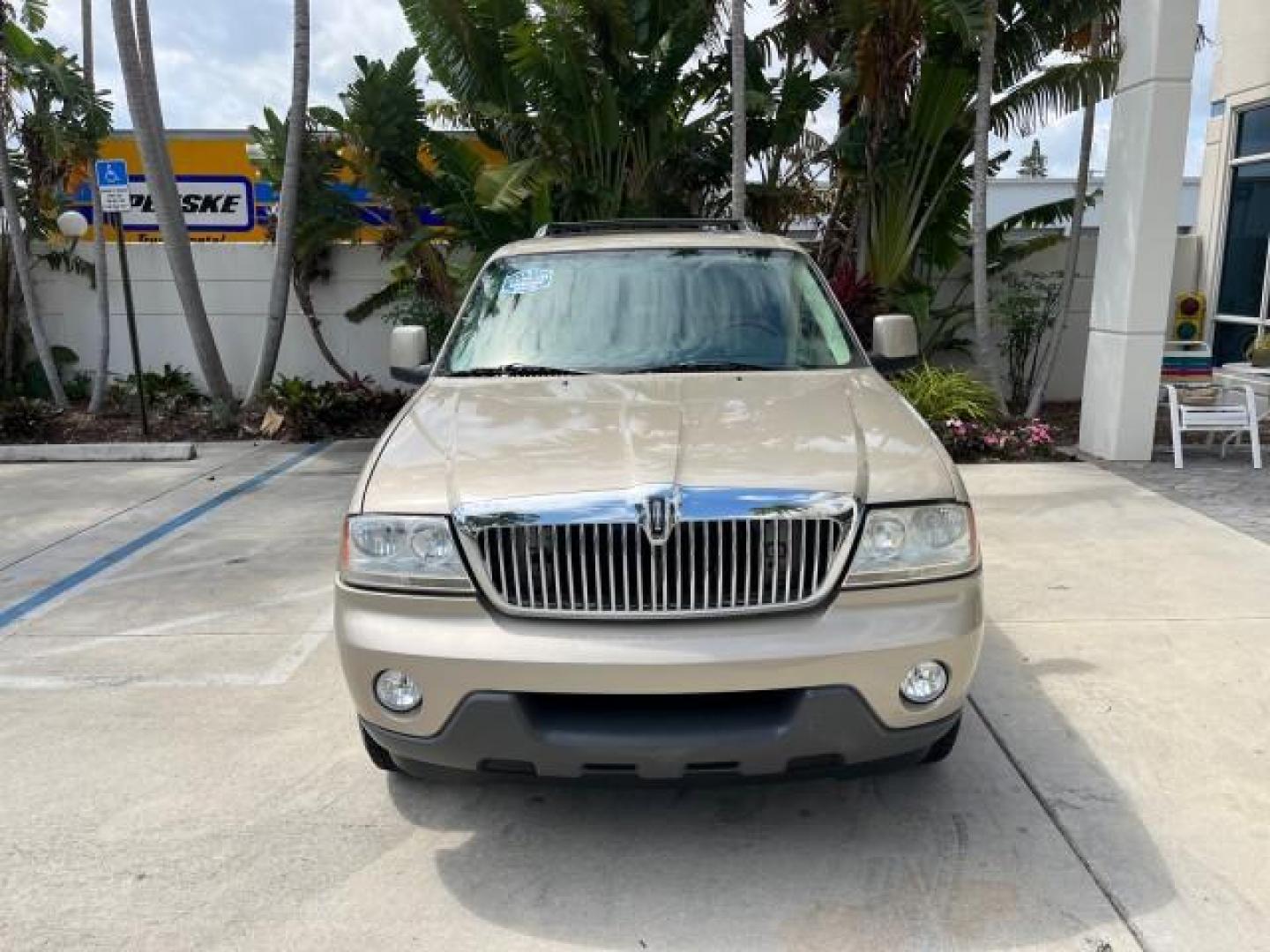 2005 Light French Silk Metallic /Camel Lincoln Aviator 3RD ROW AWD LOW MILES 65,811 (5LMEU88H35Z) with an 4.6L DOHC 32-Valve V8 Engine engine, Automatic transmission, located at 4701 North Dixie Hwy, Pompano Beach, FL, 33064, (954) 422-2889, 26.240938, -80.123474 - 2005 LINCOLN AVIATOR LUXURY ROAD READY AWD 4.6L V8 VIN: 5LMEU88H35ZJ28893 NO RECALLS LOW MILES 65,811 4 DOOR WAGON/SPORT UTILITY FLORIDA OWNER DUAL AC 4.6L V8 F DOHC PARK SENSORS SUNROOF GASOLINE 3 ROW LEATHER SEATS ALL WHEEL DRIVE DUAL ZONE AC 7 SERVICE RECORDS AWD Active Head Restraints Active Par - Photo#2