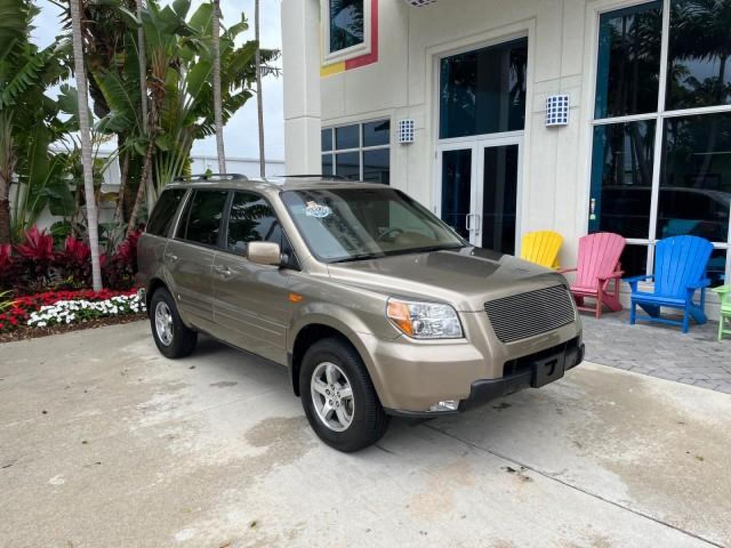 2008 Mocha Metallic /Saddle Honda Pilot EX-L LOW MILES 52,565 SUV (5FNYF28568B) with an 3.5L SOHC MPFI 24-Valve i-VTEC V6 Engine engine, Automatic transmission, located at 4701 North Dixie Hwy, Pompano Beach, FL, 33064, (954) 422-2889, 26.240938, -80.123474 - 2008 HONDA PILOT EX-L NEW $32,045 1 OWNER LOW MILES 52,565 VIN: 5FNYF28568B025902 4 DOOR WAGON/SPORT UTILITY NO ACCIDENTS NO RECALLS 3 ROW SEATS 3.5L V6 F SOHC 24V POWER SUNROOF ROAD READY GASOLINE POWER SEATS POWER MIRRORS FRONT WHEEL DRIVE HEATED SEATS HEATED MIRRORS Alloy Wheels Anti-Theft System - Photo#1