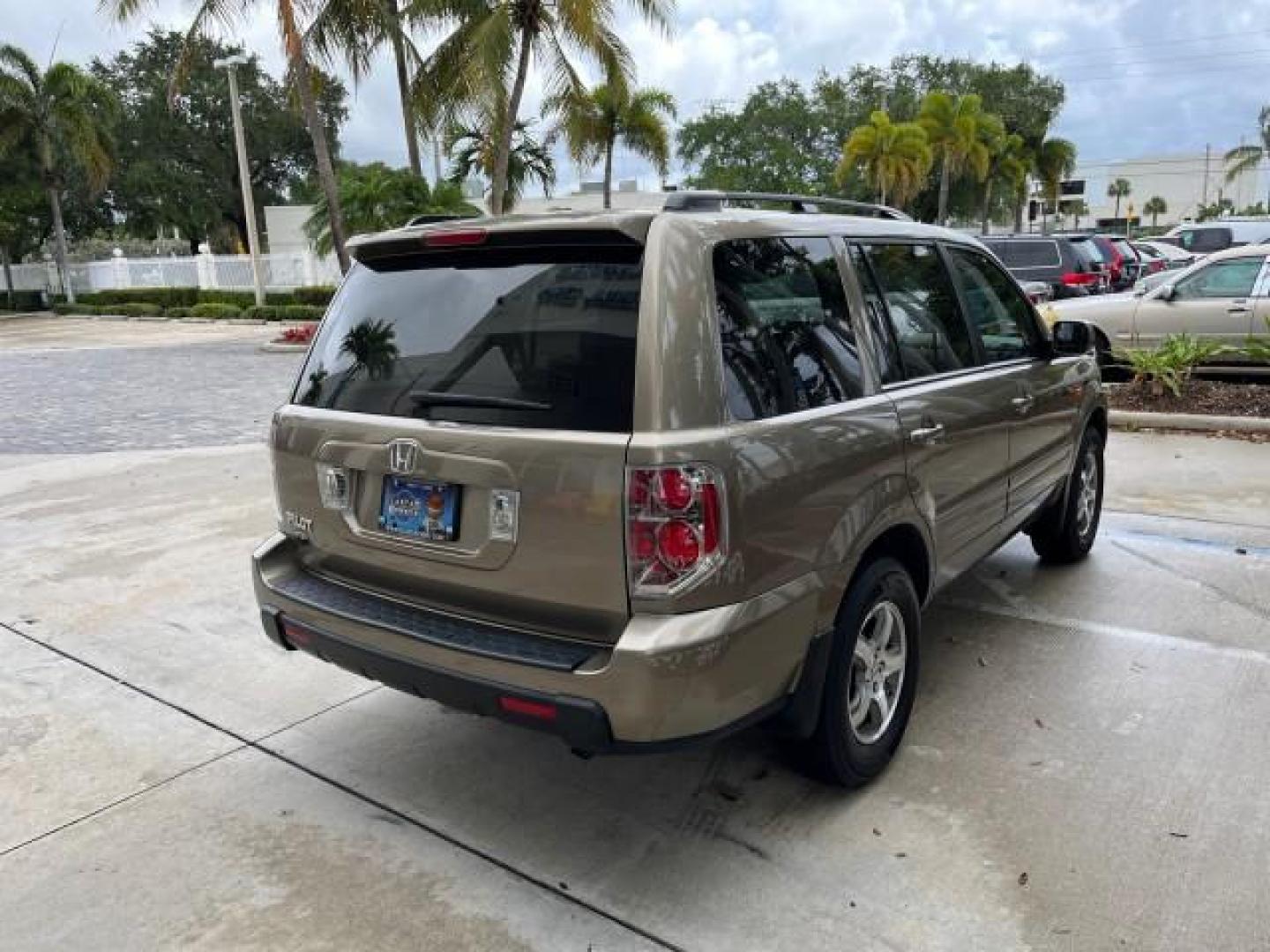 2008 Mocha Metallic /Saddle Honda Pilot EX-L LOW MILES 52,565 SUV (5FNYF28568B) with an 3.5L SOHC MPFI 24-Valve i-VTEC V6 Engine engine, Automatic transmission, located at 4701 North Dixie Hwy, Pompano Beach, FL, 33064, (954) 422-2889, 26.240938, -80.123474 - 2008 HONDA PILOT EX-L NEW $32,045 1 OWNER LOW MILES 52,565 VIN: 5FNYF28568B025902 4 DOOR WAGON/SPORT UTILITY NO ACCIDENTS NO RECALLS 3 ROW SEATS 3.5L V6 F SOHC 24V POWER SUNROOF ROAD READY GASOLINE POWER SEATS POWER MIRRORS FRONT WHEEL DRIVE HEATED SEATS HEATED MIRRORS Alloy Wheels Anti-Theft System - Photo#7