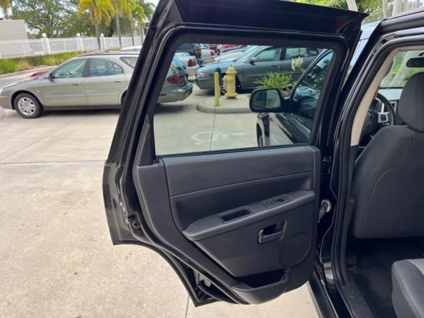 2008 Brilliant Blk Crystal Pearl /Dark Slate Gray Jeep Grand Cherokee Laredo LOW MILES 60,419 (1J8GS48K68C) with an 3.7L V6 Engine engine, Automatic transmission, located at 4701 North Dixie Hwy, Pompano Beach, FL, 33064, (954) 422-2889, 26.240938, -80.123474 - OUR WEBPAGE FLORIDACARS1.COM HAS OVER 100 PHOTOS AND FREE CARFAX LINK 2008 JEEP GRAND CHEROKEE LAREDO NEW $ 29,085 ROAD READY VIN: 1J8GS48K68C140207 NO ACCIDENTS POWER SEATS 4 DOOR WAGON/SPORT UTILITY LOW MILES 60.419 3.7L V6 F FLORIDA OWNER POWER MIRRORS GASOLINE REAR WHEEL DRIVE 4X2 Active Head Re - Photo#13