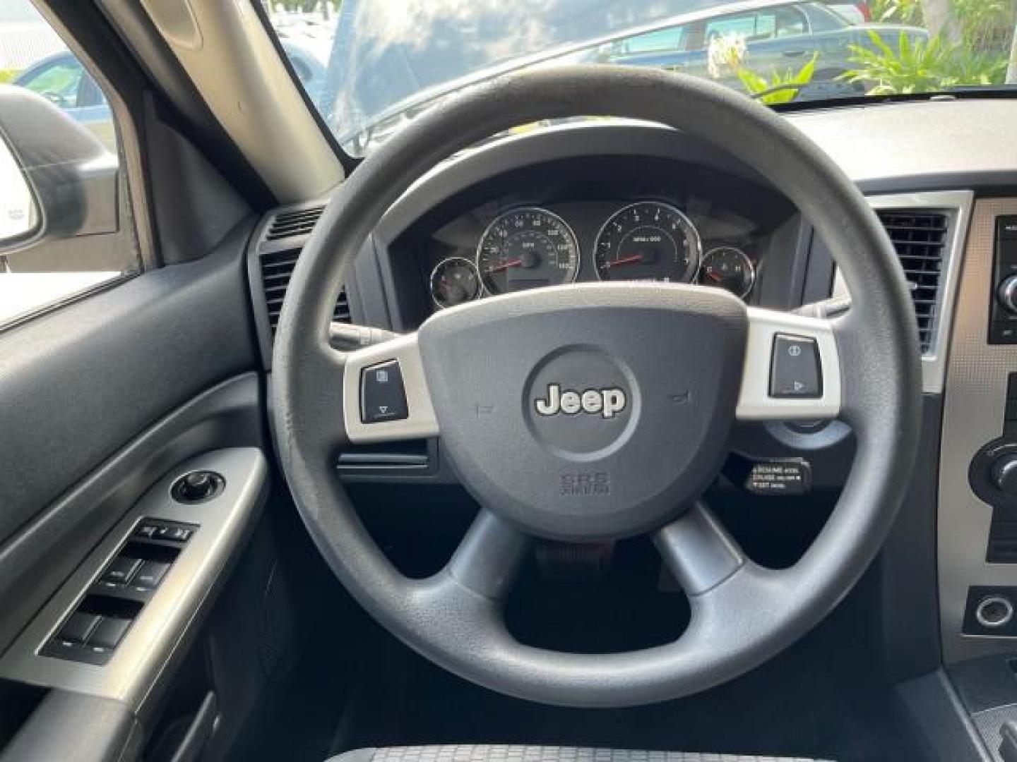 2008 Brilliant Blk Crystal Pearl /Dark Slate Gray Jeep Grand Cherokee Laredo LOW MILES 60,419 (1J8GS48K68C) with an 3.7L V6 Engine engine, Automatic transmission, located at 4701 North Dixie Hwy, Pompano Beach, FL, 33064, (954) 422-2889, 26.240938, -80.123474 - OUR WEBPAGE FLORIDACARS1.COM HAS OVER 100 PHOTOS AND FREE CARFAX LINK 2008 JEEP GRAND CHEROKEE LAREDO NEW $ 29,085 ROAD READY VIN: 1J8GS48K68C140207 NO ACCIDENTS POWER SEATS 4 DOOR WAGON/SPORT UTILITY LOW MILES 60.419 3.7L V6 F FLORIDA OWNER POWER MIRRORS GASOLINE REAR WHEEL DRIVE 4X2 Active Head Re - Photo#49