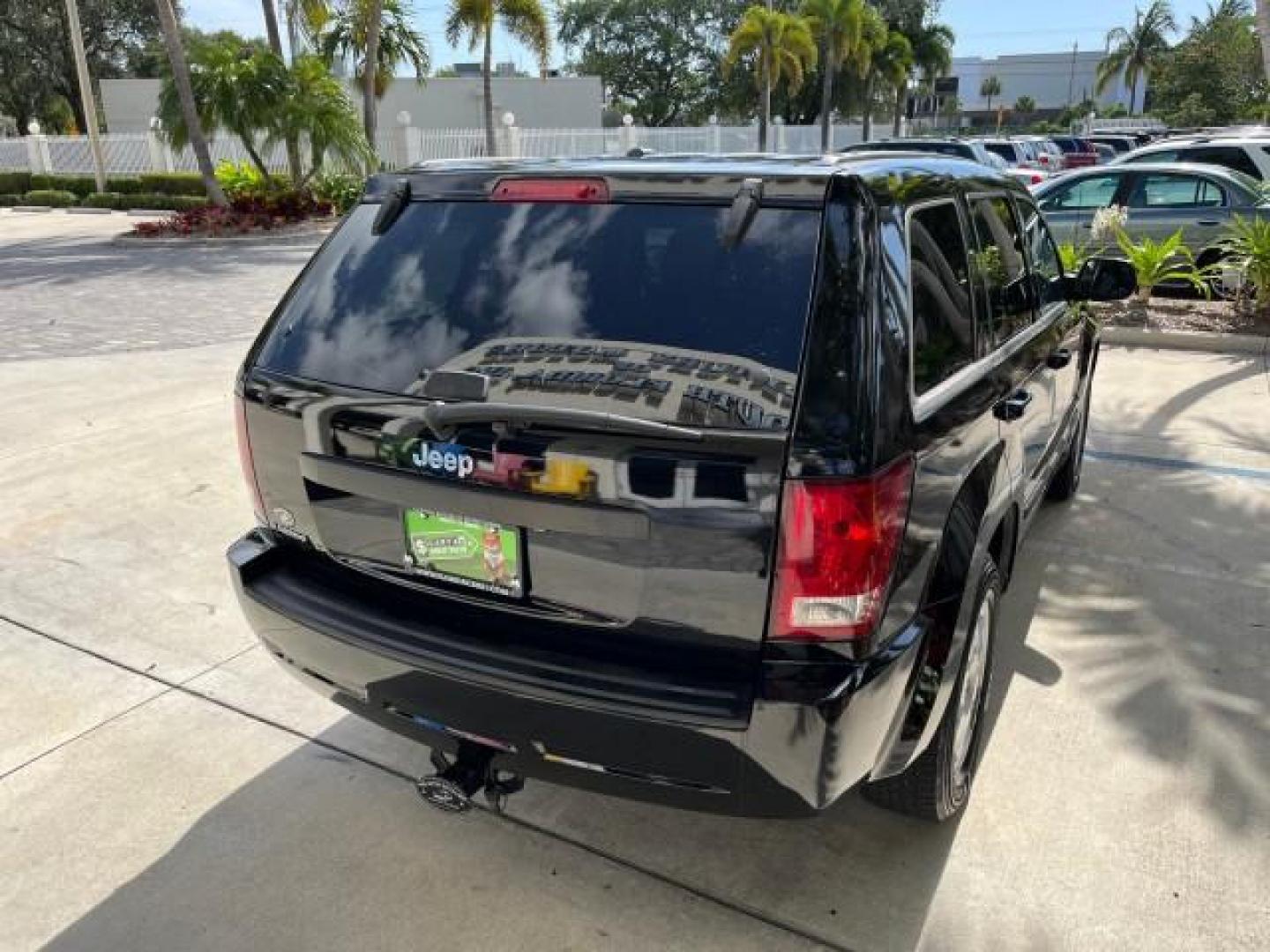 2008 Brilliant Blk Crystal Pearl /Dark Slate Gray Jeep Grand Cherokee Laredo LOW MILES 60,419 (1J8GS48K68C) with an 3.7L V6 Engine engine, Automatic transmission, located at 4701 North Dixie Hwy, Pompano Beach, FL, 33064, (954) 422-2889, 26.240938, -80.123474 - OUR WEBPAGE FLORIDACARS1.COM HAS OVER 100 PHOTOS AND FREE CARFAX LINK 2008 JEEP GRAND CHEROKEE LAREDO NEW $ 29,085 ROAD READY VIN: 1J8GS48K68C140207 NO ACCIDENTS POWER SEATS 4 DOOR WAGON/SPORT UTILITY LOW MILES 60.419 3.7L V6 F FLORIDA OWNER POWER MIRRORS GASOLINE REAR WHEEL DRIVE 4X2 Active Head Re - Photo#85