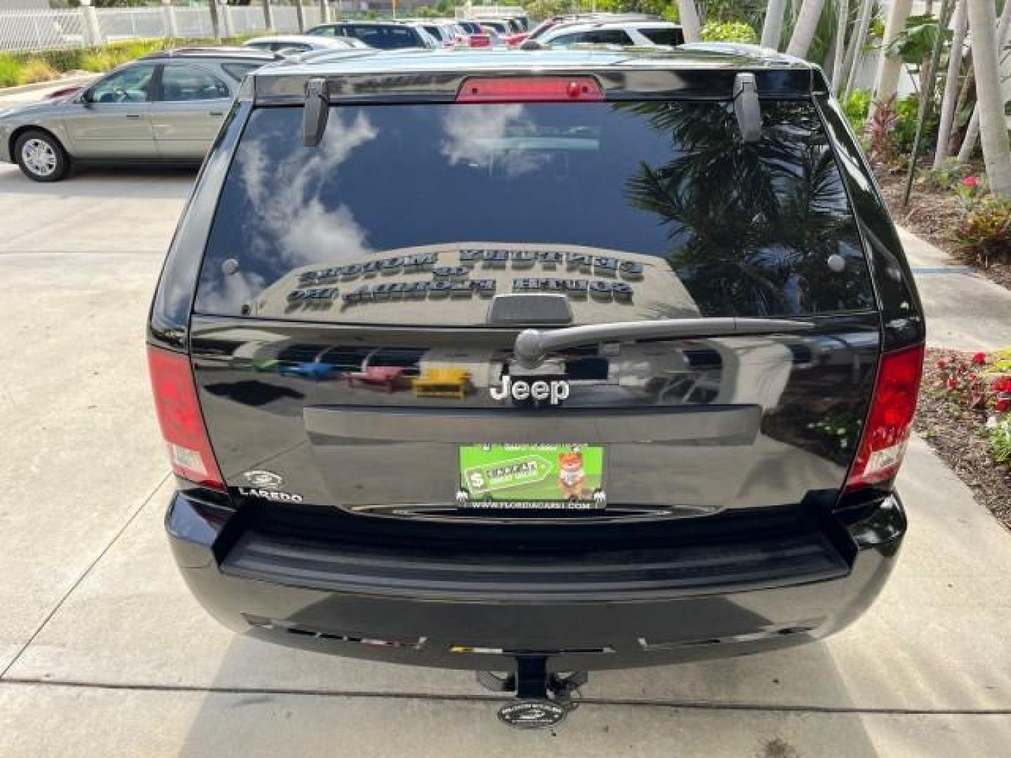 2008 Brilliant Blk Crystal Pearl /Dark Slate Gray Jeep Grand Cherokee Laredo LOW MILES 60,419 (1J8GS48K68C) with an 3.7L V6 Engine engine, Automatic transmission, located at 4701 North Dixie Hwy, Pompano Beach, FL, 33064, (954) 422-2889, 26.240938, -80.123474 - OUR WEBPAGE FLORIDACARS1.COM HAS OVER 100 PHOTOS AND FREE CARFAX LINK 2008 JEEP GRAND CHEROKEE LAREDO NEW $ 29,085 ROAD READY VIN: 1J8GS48K68C140207 NO ACCIDENTS POWER SEATS 4 DOOR WAGON/SPORT UTILITY LOW MILES 60.419 3.7L V6 F FLORIDA OWNER POWER MIRRORS GASOLINE REAR WHEEL DRIVE 4X2 Active Head Re - Photo#92