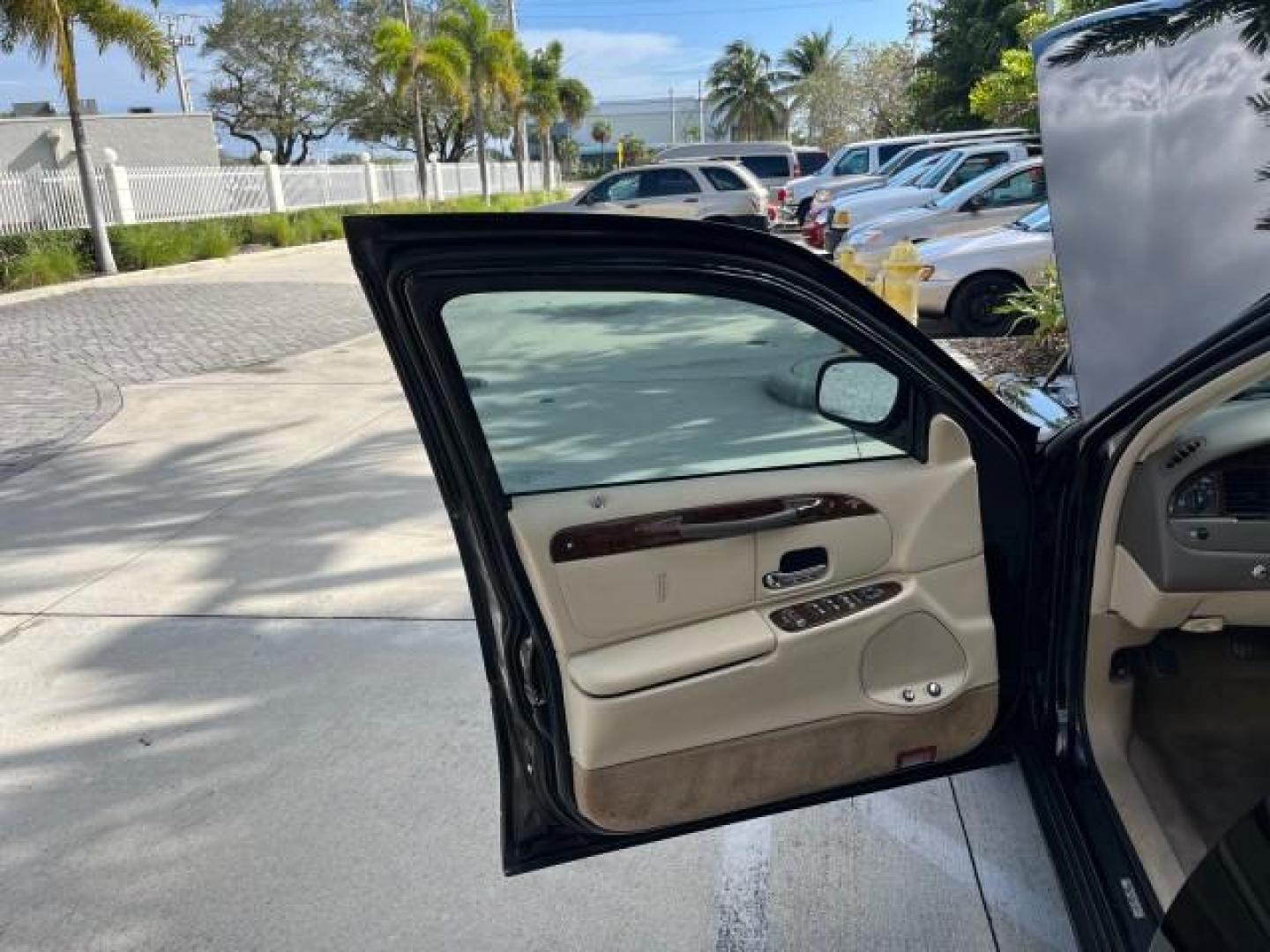 1999 Black /Light Parchment Lincoln Town Car LIMO Executive LOW MILES 53,705 (1L1FM81W6XY) with an 4.6L SOHC SEFI V8 Engine engine, Automatic transmission, located at 4701 North Dixie Hwy, Pompano Beach, FL, 33064, (954) 422-2889, 26.240938, -80.123474 - 1999 LINCOLN TOWN CAR EXECUTIVE NEW $38,525 JUST THE CAR ROAD READY VIN: 1L1FM81W6XY621283 NO ACCIDENTS FLORIDA OWNER LIMOUSINE WORK READY 4.6L V8 4.6L V8 F OHV LOW MILES 53,705 GASOLINE NO RECALLS 24 MPG REAR WHEEL DRIVE 14 SERVICE RECORDS THIS IS ONE OF THE NICEST LINCOLN WE HAVE EVER LISTED RETIR - Photo#9