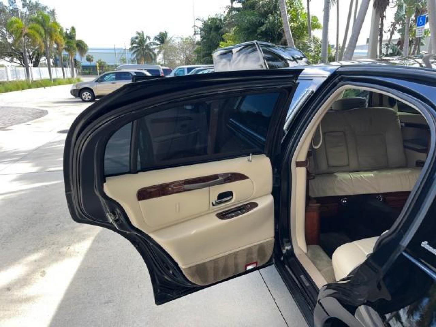 1999 Black /Light Parchment Lincoln Town Car LIMO Executive LOW MILES 53,705 (1L1FM81W6XY) with an 4.6L SOHC SEFI V8 Engine engine, Automatic transmission, located at 4701 North Dixie Hwy, Pompano Beach, FL, 33064, (954) 422-2889, 26.240938, -80.123474 - 1999 LINCOLN TOWN CAR EXECUTIVE NEW $38,525 JUST THE CAR ROAD READY VIN: 1L1FM81W6XY621283 NO ACCIDENTS FLORIDA OWNER LIMOUSINE WORK READY 4.6L V8 4.6L V8 F OHV LOW MILES 53,705 GASOLINE NO RECALLS 24 MPG REAR WHEEL DRIVE 14 SERVICE RECORDS THIS IS ONE OF THE NICEST LINCOLN WE HAVE EVER LISTED RETIR - Photo#13