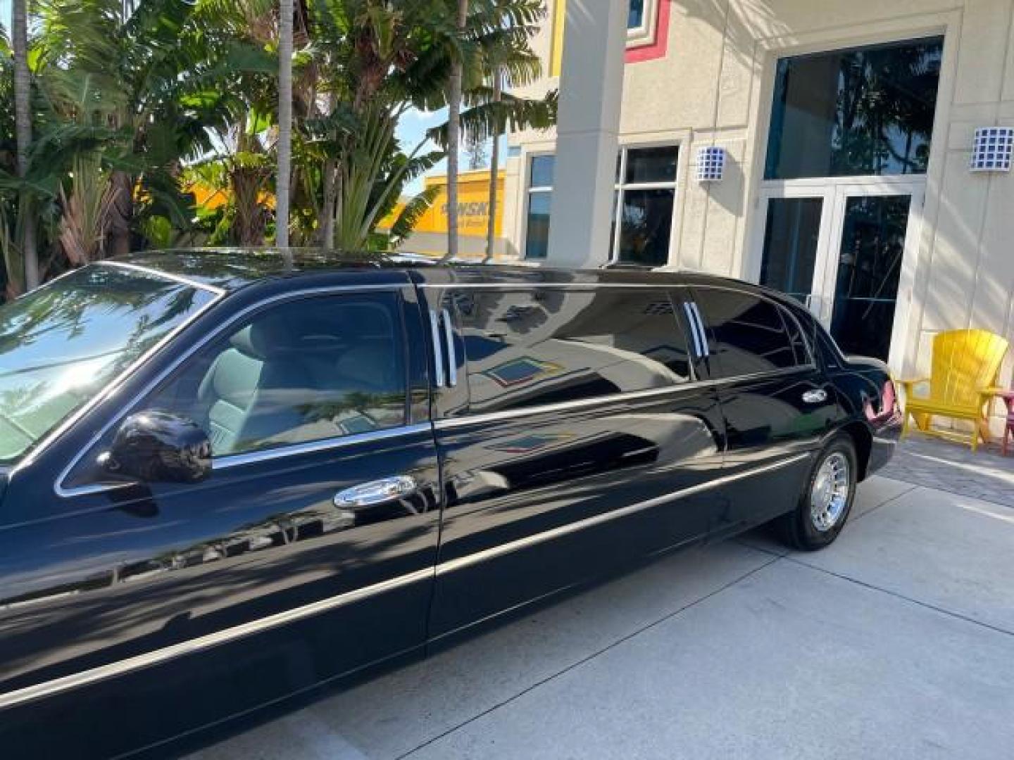 1999 Black /Light Parchment Lincoln Town Car LIMO Executive LOW MILES 53,705 (1L1FM81W6XY) with an 4.6L SOHC SEFI V8 Engine engine, Automatic transmission, located at 4701 North Dixie Hwy, Pompano Beach, FL, 33064, (954) 422-2889, 26.240938, -80.123474 - 1999 LINCOLN TOWN CAR EXECUTIVE NEW $38,525 JUST THE CAR ROAD READY VIN: 1L1FM81W6XY621283 NO ACCIDENTS FLORIDA OWNER LIMOUSINE WORK READY 4.6L V8 4.6L V8 F OHV LOW MILES 53,705 GASOLINE NO RECALLS 24 MPG REAR WHEEL DRIVE 14 SERVICE RECORDS THIS IS ONE OF THE NICEST LINCOLN WE HAVE EVER LISTED RETIR - Photo#90