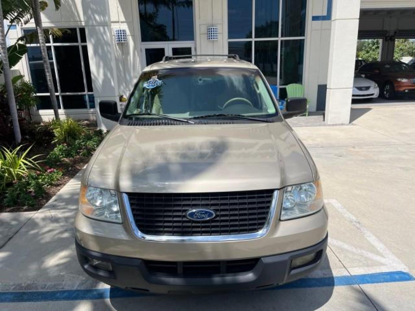 2005 Pueblo Gold Metallic /Medium Flint Grey Ford Expedition 1 FL XLT LOW MILES 46,198 (1FMPU15595L) with an 5.4L SOHC SEFI 24-Valve V8 Engine engine, Automatic transmission, located at 4701 North Dixie Hwy, Pompano Beach, FL, 33064, (954) 422-2889, 26.240938, -80.123474 - OUR WEBPAGE FLORIDACARS1.COM HAS OVER 100 PHOTOS AND FREE CARFAX LINK 2005 FORD EXPEDITION XLT NEW $35,450 ROAD READY VIN: 1FMPU15595LA16261 1 FLORIDA OWNER 4 DOOR WAGON/SPORT UTILITY 3 ROW SEATS POWER 3RD ROW 5.4L V8 F SOHC POWER MIRRORS/SEATS GASOLINE 6 SERVICE RECORDS REAR WHEEL DRIVE LOW MILES 4 - Photo#66