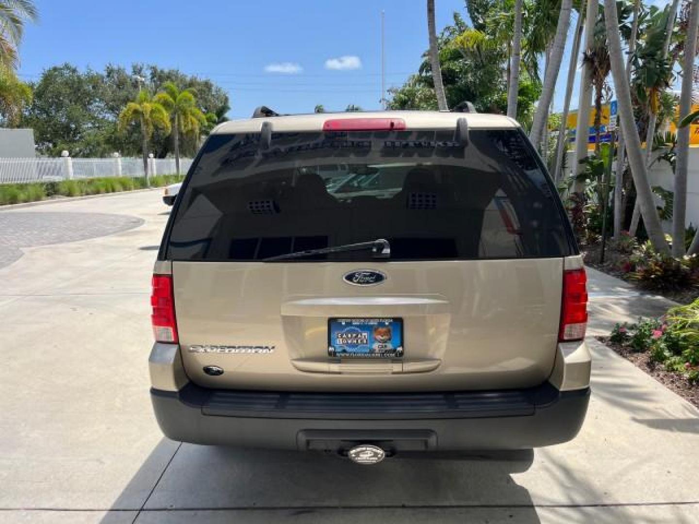 2005 Pueblo Gold Metallic /Medium Flint Grey Ford Expedition 1 FL XLT LOW MILES 46,198 (1FMPU15595L) with an 5.4L SOHC SEFI 24-Valve V8 Engine engine, Automatic transmission, located at 4701 North Dixie Hwy, Pompano Beach, FL, 33064, (954) 422-2889, 26.240938, -80.123474 - OUR WEBPAGE FLORIDACARS1.COM HAS OVER 100 PHOTOS AND FREE CARFAX LINK 2005 FORD EXPEDITION XLT NEW $35,450 ROAD READY VIN: 1FMPU15595LA16261 1 FLORIDA OWNER 4 DOOR WAGON/SPORT UTILITY 3 ROW SEATS POWER 3RD ROW 5.4L V8 F SOHC POWER MIRRORS/SEATS GASOLINE 6 SERVICE RECORDS REAR WHEEL DRIVE LOW MILES 4 - Photo#96