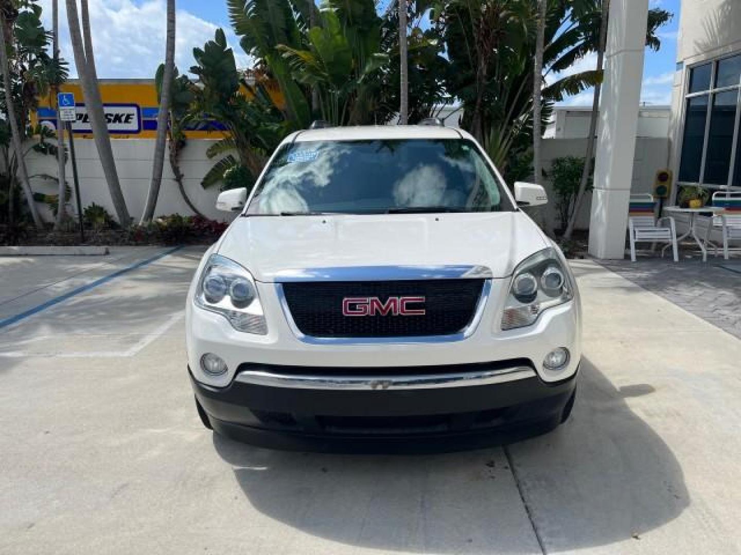 2007 White Diamond Tricoat /Brick GMC Acadia RED LEATHER SLT LOW MILES 74,335 (1GKER33727J) with an 3.6L VVT V6 MPFI Engine engine, Automatic transmission, located at 4701 North Dixie Hwy, Pompano Beach, FL, 33064, (954) 422-2889, 26.240938, -80.123474 - 2007 GMC ACADIA SLT-2 NEW $ 36,800 REAR DVD ENTERTAINMENT VIN: 1GKER33727J116900 NO ACCIDENTS NO RECALLS 4 DOOR WAGON/SPORT UTILITY 3 ROW SEATS BLUETOOTH 3.6L V6 F POWER MEMORI HEATED SEATS GASOLINE POWER REAR DOOR DUAL ZONE AC 3.6L V6 FRONT WHEEL DRIVE LOW MILES 74,335 BACK UP SENSORS Adjustable Lu - Photo#2