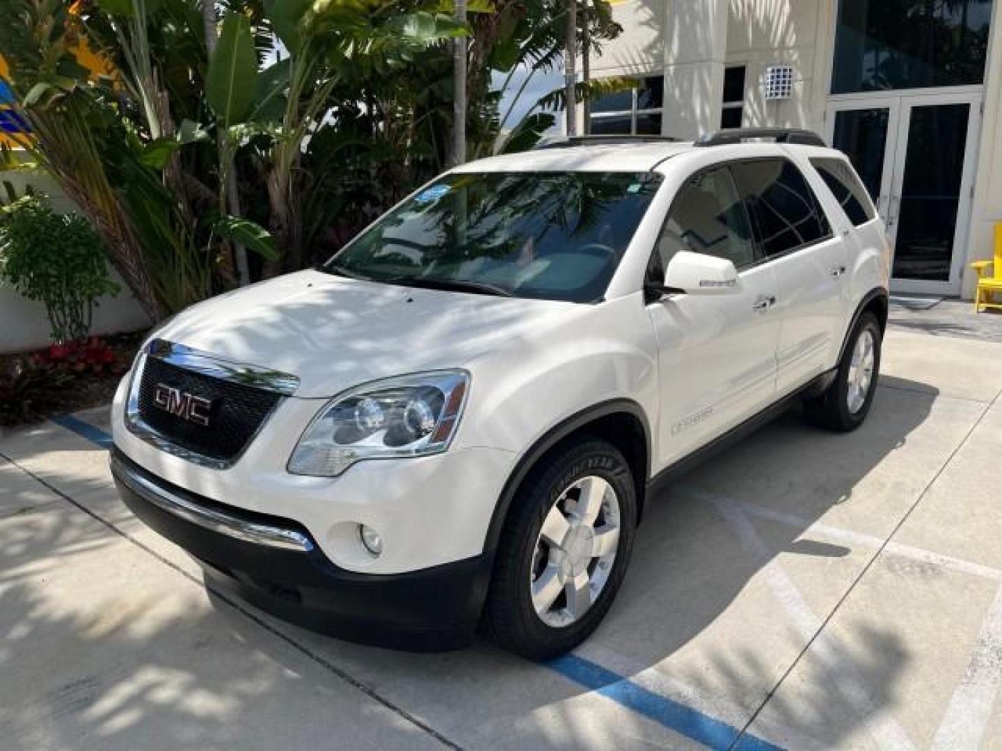 2007 White Diamond Tricoat /Brick GMC Acadia RED LEATHER SLT LOW MILES 74,335 (1GKER33727J) with an 3.6L VVT V6 MPFI Engine engine, Automatic transmission, located at 4701 North Dixie Hwy, Pompano Beach, FL, 33064, (954) 422-2889, 26.240938, -80.123474 - 2007 GMC ACADIA SLT-2 NEW $ 36,800 REAR DVD ENTERTAINMENT VIN: 1GKER33727J116900 NO ACCIDENTS NO RECALLS 4 DOOR WAGON/SPORT UTILITY 3 ROW SEATS BLUETOOTH 3.6L V6 F POWER MEMORI HEATED SEATS GASOLINE POWER REAR DOOR DUAL ZONE AC 3.6L V6 FRONT WHEEL DRIVE LOW MILES 74,335 BACK UP SENSORS Adjustable Lu - Photo#83