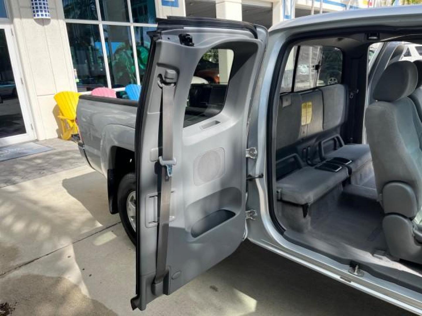 2006 Silver Streak Mica /Graphite Toyota Tacoma 4X4 5 SPD 1 FL LOW MILES 80,046 (5TEUX42N06Z) with an 2.7L DOHC EFI 16-Valve I4 VVT-i Engine engine, Manual transmission, located at 4701 North Dixie Hwy, Pompano Beach, FL, 33064, (954) 422-2889, 26.240938, -80.123474 - 2006 TOYOTA TACOMA ROAD READY 6,2FT BED VIN: 5TEUX42N06Z318321 NO ACCIDENTS CLUB CAB PICKUP NO RECALLS 4X4 2.7L I4 F DOHC 16V 1 FLORIDA OWNER GASOLINE 20 SERVICE RECORDS REAR WHEEL DRIVE W/ 4X4 5 SPD LOW MILES 80,046 THIS IS ONE OF THE NICEST TACOMA S WE HAVE EVER LISTED RETIREE FLORIDA TITLE THIS I - Photo#13