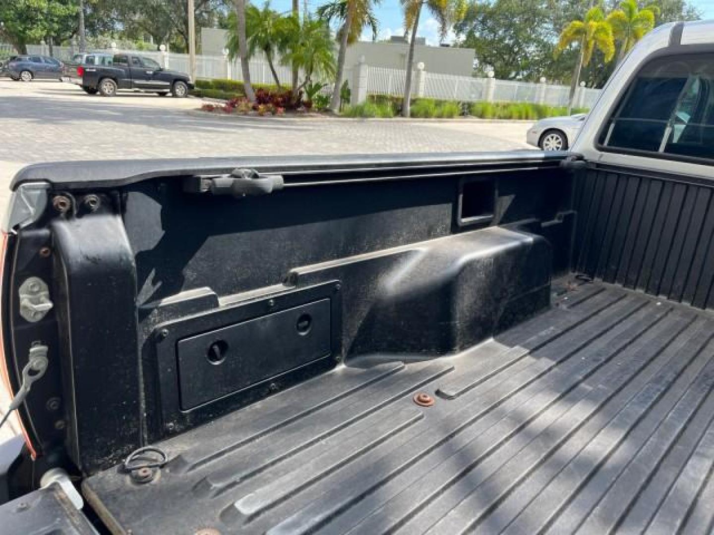 2006 Silver Streak Mica /Graphite Toyota Tacoma 4X4 5 SPD 1 FL LOW MILES 80,046 (5TEUX42N06Z) with an 2.7L DOHC EFI 16-Valve I4 VVT-i Engine engine, Manual transmission, located at 4701 North Dixie Hwy, Pompano Beach, FL, 33064, (954) 422-2889, 26.240938, -80.123474 - 2006 TOYOTA TACOMA ROAD READY 6,2FT BED VIN: 5TEUX42N06Z318321 NO ACCIDENTS CLUB CAB PICKUP NO RECALLS 4X4 2.7L I4 F DOHC 16V 1 FLORIDA OWNER GASOLINE 20 SERVICE RECORDS REAR WHEEL DRIVE W/ 4X4 5 SPD LOW MILES 80,046 THIS IS ONE OF THE NICEST TACOMA S WE HAVE EVER LISTED RETIREE FLORIDA TITLE THIS I - Photo#60