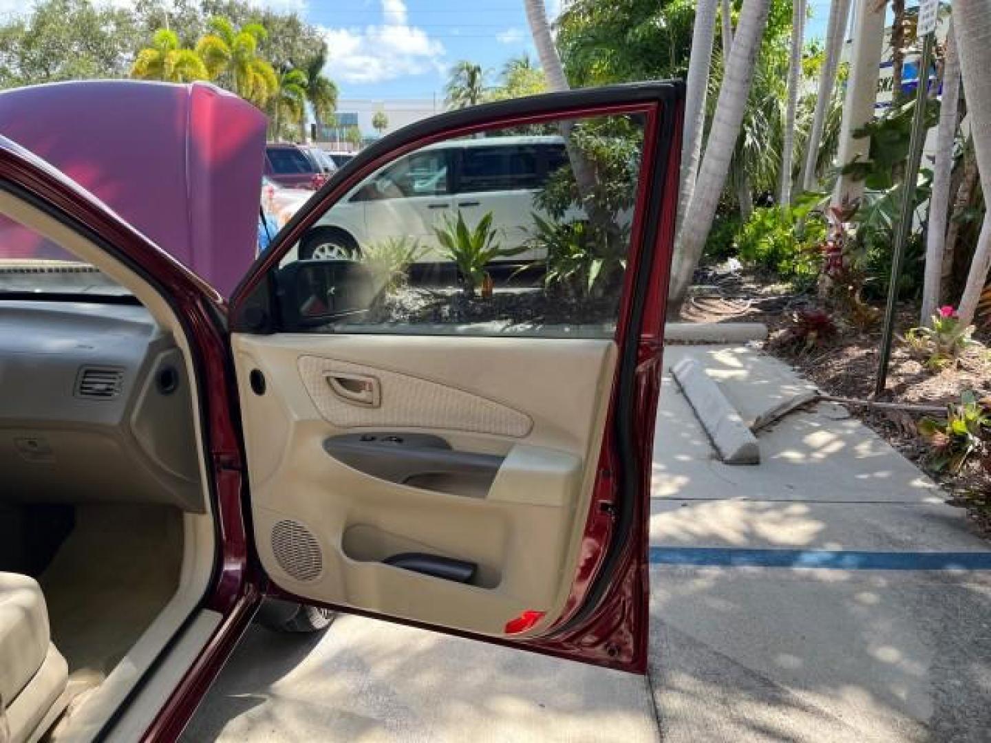 2008 Mesa Red /Beige Hyundai Tucson GLS LOW MILES 37,019 (KM8JM12B28U) with an 2.0L DOHC MPI CVVT 16-Valve I4 Engine engine, Automatic transmission, located at 4701 North Dixie Hwy, Pompano Beach, FL, 33064, (954) 422-2889, 26.240938, -80.123474 - 2008 HYUNDAI TUCSON GLS NEW $ 36,676 ROAD READY VIN: KM8JM12B28U735012 NO ACCIDENTS 4 DOOR WAGON/SPORT UTILITY NO RECALLS BRAND NEW TIRES 2.0L 4 F DOHC 16V FLORIDA OWNER GASOLINE 18 SERVICE RECORDS LOW MILES 37,031 FRONT WHEEL DRIVE TOUCH SCREEN RADIO BACK UP CAMERA BLUETOOTH Active Head Restraints - Photo#11