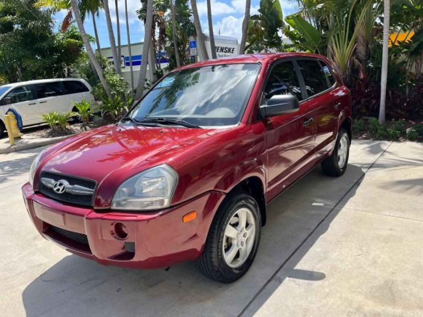 2008 Mesa Red /Beige Hyundai Tucson GLS LOW MILES 37,019 (KM8JM12B28U) with an 2.0L DOHC MPI CVVT 16-Valve I4 Engine engine, Automatic transmission, located at 4701 North Dixie Hwy, Pompano Beach, FL, 33064, (954) 422-2889, 26.240938, -80.123474 - 2008 HYUNDAI TUCSON GLS NEW $ 36,676 ROAD READY VIN: KM8JM12B28U735012 NO ACCIDENTS 4 DOOR WAGON/SPORT UTILITY NO RECALLS BRAND NEW TIRES 2.0L 4 F DOHC 16V FLORIDA OWNER GASOLINE 18 SERVICE RECORDS LOW MILES 37,031 FRONT WHEEL DRIVE TOUCH SCREEN RADIO BACK UP CAMERA BLUETOOTH Active Head Restraints - Photo#3