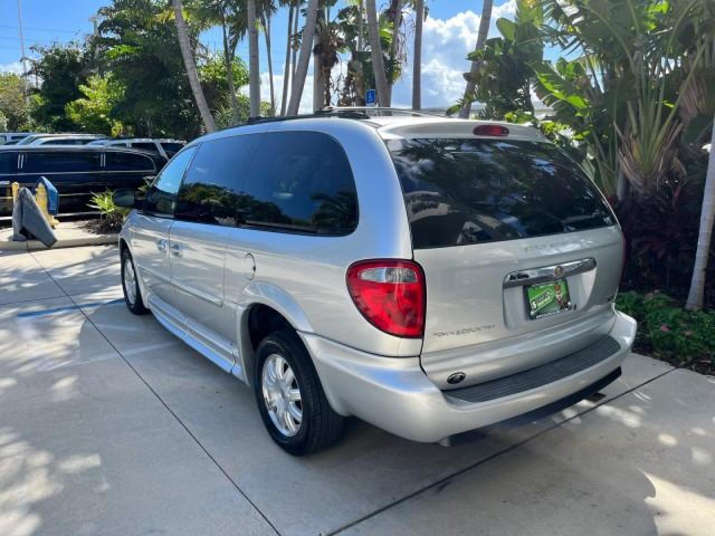 2006 Bright Silver Metallic /Med Slate Gray Chrysler Town and Country LWB BRAUN ENTERVAN LO MI 26,135 (2A4GP54L56R) with an 3.8L OHV V6 Engine engine, Automatic transmission, located at 4701 North Dixie Hwy, Pompano Beach, FL, 33064, (954) 422-2889, 26.240938, -80.123474 - 2006 CHRYSLER TOWN AND COUNTRY TOURING ROAD READY DUAL ZONE AC VIN: 2A4GP54L56R807859 NO RECALLS VAN POWER SLIDING DOORS 3.8L V6 F 24V POWER SEATS/MIRRORS GASOLINE LOW MILES 26,135 FRONT WHEEL DRIVE POWER HANDICAP RAMP BRAUN ENTERVAN $30.000 LOWERED FLOOR CONVERSION WORKS GREAT ! Additional Airbags - Photo#5