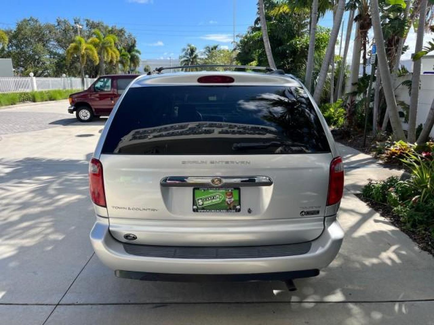 2006 Bright Silver Metallic /Med Slate Gray Chrysler Town and Country LWB BRAUN ENTERVAN LO MI 26,135 (2A4GP54L56R) with an 3.8L OHV V6 Engine engine, Automatic transmission, located at 4701 North Dixie Hwy, Pompano Beach, FL, 33064, (954) 422-2889, 26.240938, -80.123474 - 2006 CHRYSLER TOWN AND COUNTRY TOURING ROAD READY DUAL ZONE AC VIN: 2A4GP54L56R807859 NO RECALLS VAN POWER SLIDING DOORS 3.8L V6 F 24V POWER SEATS/MIRRORS GASOLINE LOW MILES 26,135 FRONT WHEEL DRIVE POWER HANDICAP RAMP BRAUN ENTERVAN $30.000 LOWERED FLOOR CONVERSION WORKS GREAT ! Additional Airbags - Photo#6