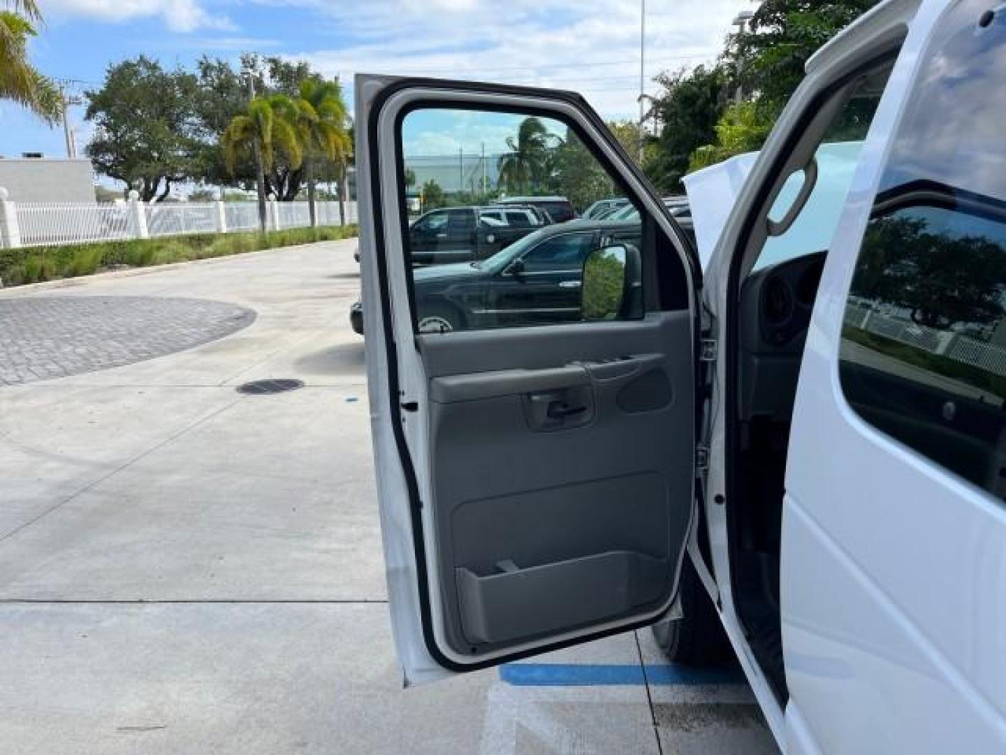 2008 Oxford White /Medium Flint Ford Econoline Wagon E 350 15 XLT LOW MILES 65,995 (1FBSS31L98D) with an 5.4L EFI V8 Engine engine, Automatic transmission, located at 4701 North Dixie Hwy, Pompano Beach, FL, 33064, (954) 422-2889, 26.240938, -80.123474 - 2008 FORD E-SERIES E-350 SD XLT 15 ROAD READY 5,4L V8 VIN: 1FBSS31L98DA44990 NO RECALLS VAN 15 PASSENGER 5.4L V8 F SOHC 16V LOW MILES 65,995 GASOLINE 2 SERVICE RECORDS REAR WHEEL DRIVE POWER MIRRORS ABS Brakes AM/FM Stereo Air Conditioning Automatic Transmission CD Audio Cloth Seats Cruise Control F - Photo#9