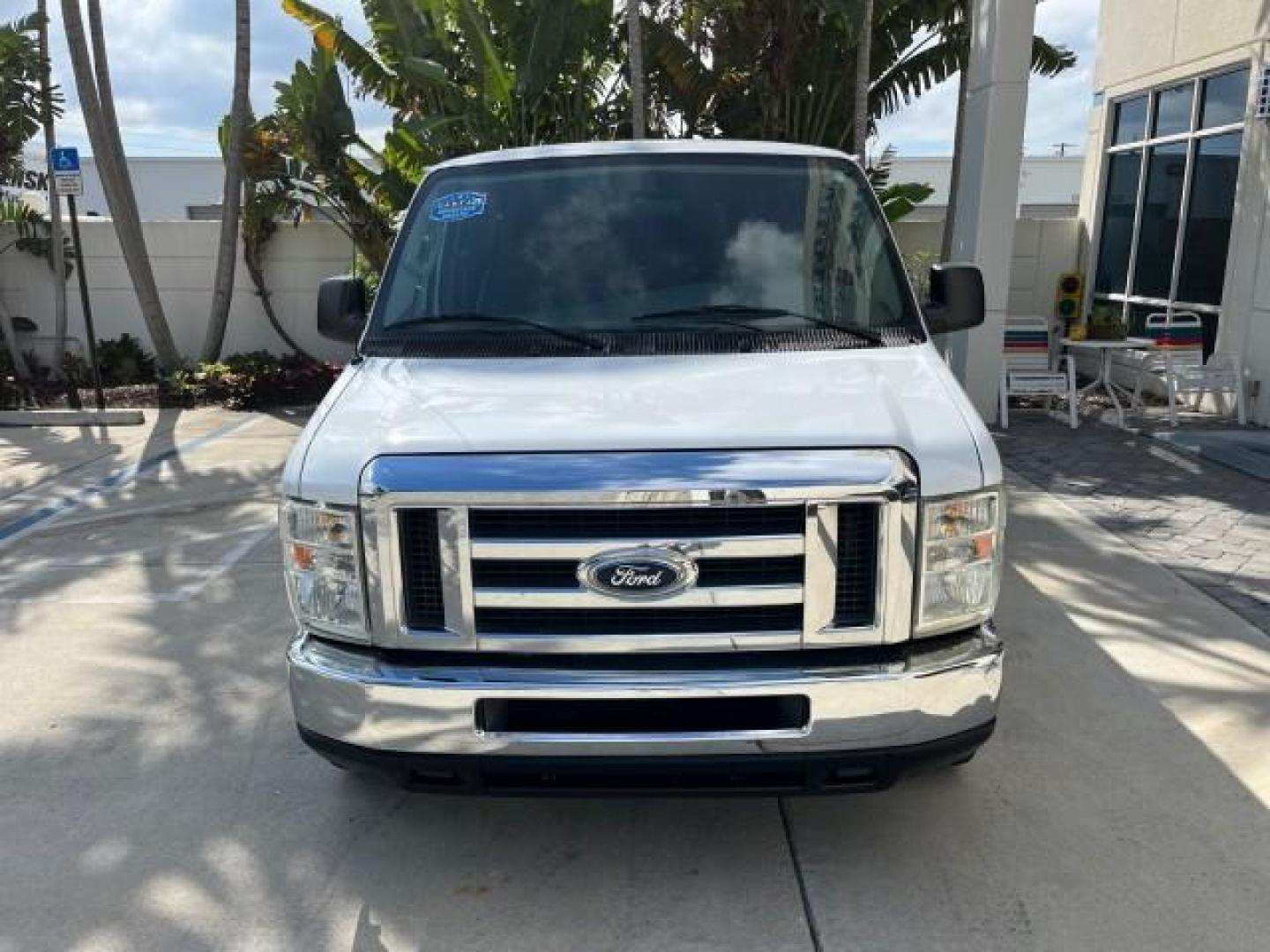 2008 Oxford White /Medium Flint Ford Econoline Wagon E 350 15 XLT LOW MILES 65,995 (1FBSS31L98D) with an 5.4L EFI V8 Engine engine, Automatic transmission, located at 4701 North Dixie Hwy, Pompano Beach, FL, 33064, (954) 422-2889, 26.240938, -80.123474 - 2008 FORD E-SERIES E-350 SD XLT 15 ROAD READY 5,4L V8 VIN: 1FBSS31L98DA44990 NO RECALLS VAN 15 PASSENGER 5.4L V8 F SOHC 16V LOW MILES 65,995 GASOLINE 2 SERVICE RECORDS REAR WHEEL DRIVE POWER MIRRORS ABS Brakes AM/FM Stereo Air Conditioning Automatic Transmission CD Audio Cloth Seats Cruise Control F - Photo#2