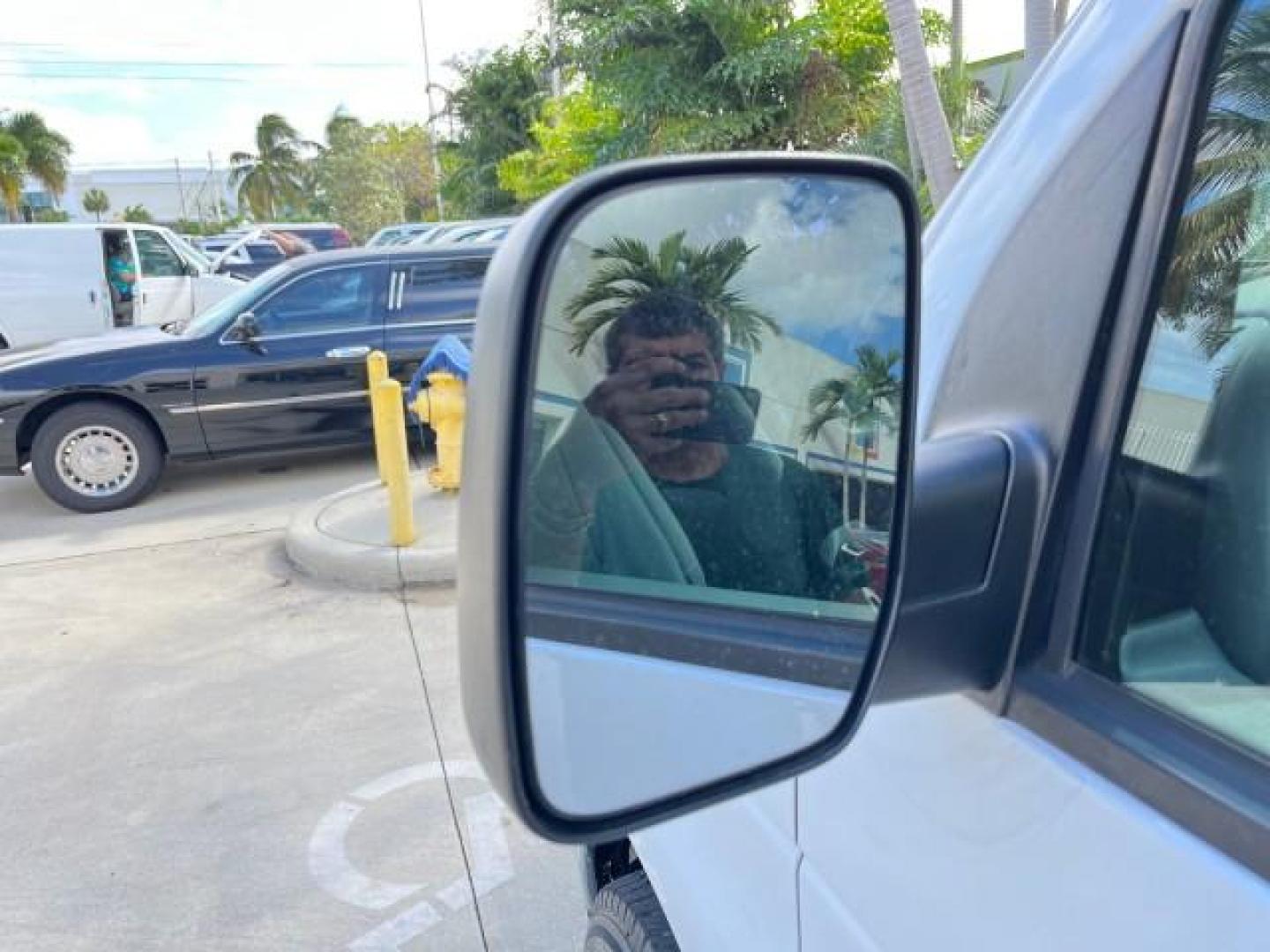 2008 Oxford White /Medium Flint Ford Econoline Wagon E 350 15 XLT LOW MILES 65,995 (1FBSS31L98D) with an 5.4L EFI V8 Engine engine, Automatic transmission, located at 4701 North Dixie Hwy, Pompano Beach, FL, 33064, (954) 422-2889, 26.240938, -80.123474 - 2008 FORD E-SERIES E-350 SD XLT 15 ROAD READY 5,4L V8 VIN: 1FBSS31L98DA44990 NO RECALLS VAN 15 PASSENGER 5.4L V8 F SOHC 16V LOW MILES 65,995 GASOLINE 2 SERVICE RECORDS REAR WHEEL DRIVE POWER MIRRORS ABS Brakes AM/FM Stereo Air Conditioning Automatic Transmission CD Audio Cloth Seats Cruise Control F - Photo#86