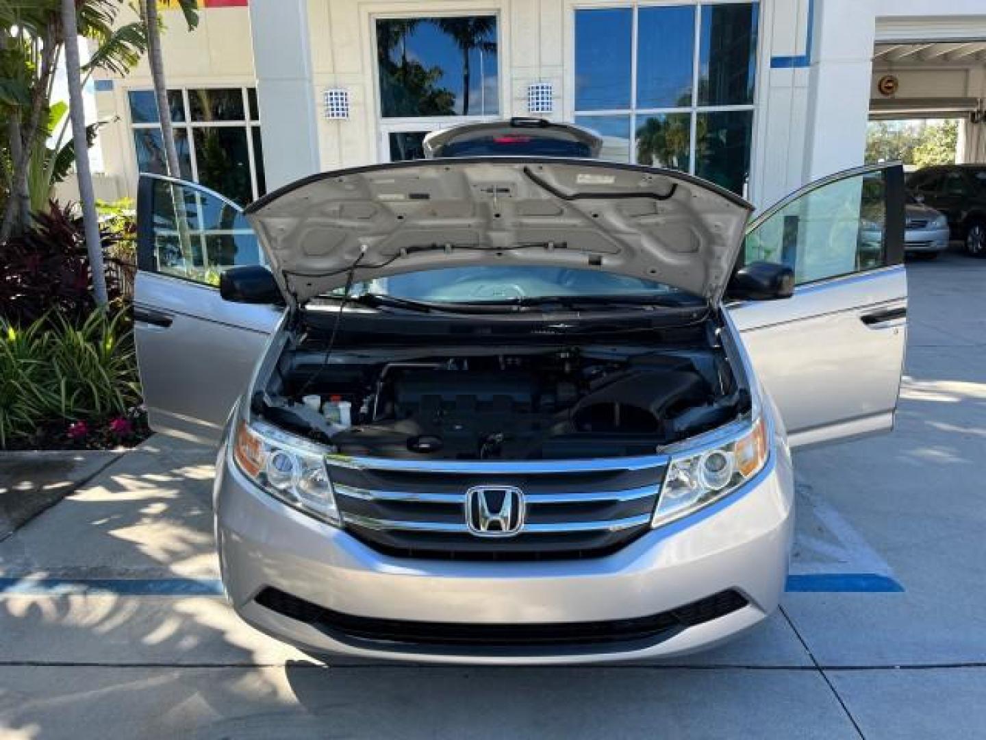 2011 Alabaster Silver Metallic /Gray Honda Odyssey LEATHER LX LOW MILES 70,192 (5FNRL5H21BB) with an 3.5L SOHC MPFI 24-Valve i-VTEC V6 Engine engine, Automatic transmission, located at 4701 North Dixie Hwy, Pompano Beach, FL, 33064, (954) 422-2889, 26.240938, -80.123474 - 2011 HONDA ODYSSEY LX LEATHER ROAD READY 3.5L V6 VIN: 5FNRL5H21BB053893 NO ACCIDENTS NO RECALLS VAN $28,800 NEW FLORIDA OWNER 27 MPG 3.5L V6 F SOHC 24V 3 ROW POWER LEATHER SEATS GASOLINE 26 SERVICE RECORDS FRONT WHEEL DRIVE NEW LIKE TIRES DUAL ZONE AC LOW MILES 70,192 Active Head Restraints Anti-The - Photo#16