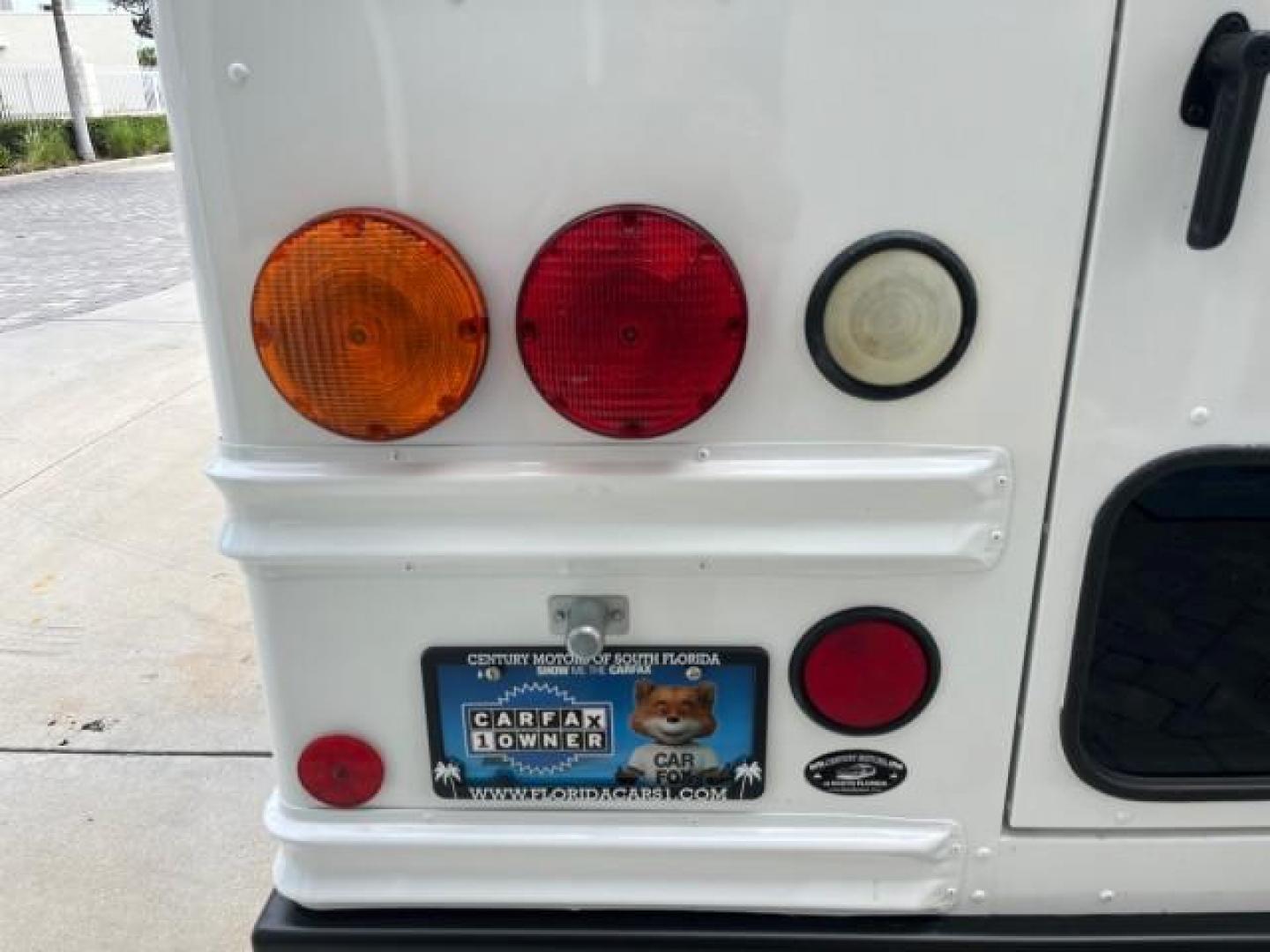 2004 Summit White /Neutral Chevrolet Express Commercial Cutaway BUS DRW LOW MILES 29,868 (1GBJG31U841) with an 6.0L Vortec 6000 V8 SFI Engine engine, Automatic transmission, located at 4701 North Dixie Hwy, Pompano Beach, FL, 33064, (954) 422-2889, 26.240938, -80.123474 - OUR WEBPAGE FLORIDACARS1.COM HAS OVER 100 PHOTOS AND FREE CARFAX LINK 2004 CHEVROLET EXPRESS G3500 IDEAL TO MAKE INTO A 5 WINDOW MINI BUS CAMPER LOTS OF OPTIONS OR LEAVE IT STOCK IF YOU NEED IT THIS WAY VIN: 1GBJG31U841216282 CUTAWAY DUAL AC ROOF REAR AIR DUALLY PERFECT 6.0L V8 F GASOLINE REAR WHEEL - Photo#90