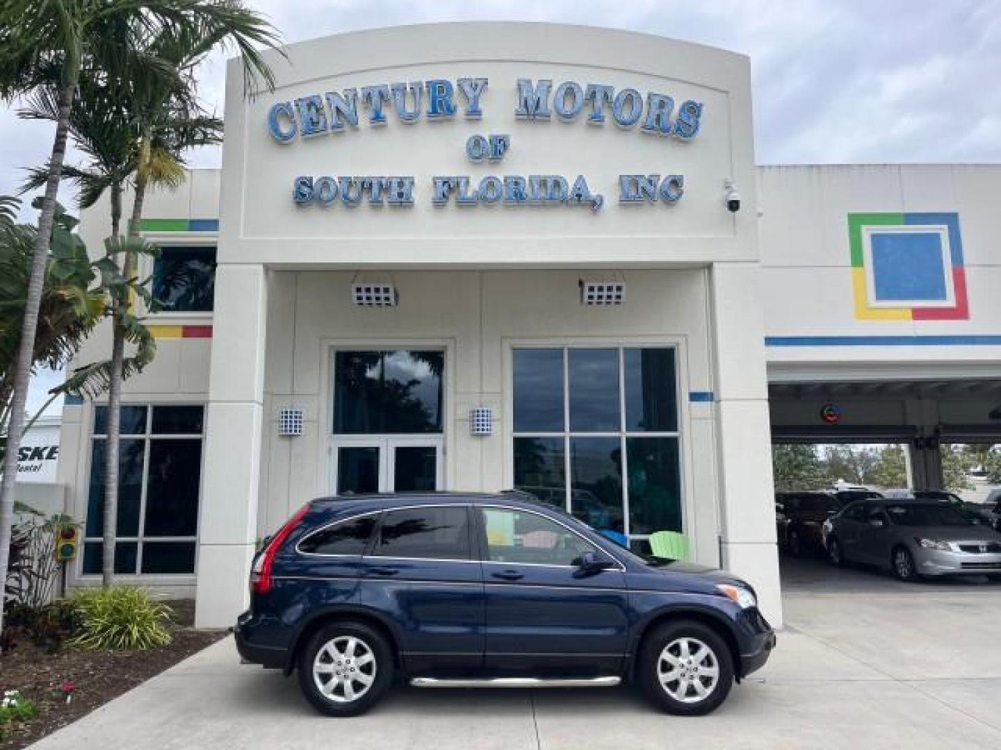 2007 Royal Blue Pearl /Black Honda CR-V 1 FL EX-L LOW MILES 79,354 (JHLRE38717C) with an 2.4L 4-Cyl Engine engine, Automatic transmission, located at 4701 North Dixie Hwy, Pompano Beach, FL, 33064, (954) 422-2889, 26.240938, -80.123474 - 2007 HONDA CR-V EX-L ROAD READY 2.4L I4 30 MPG VIN: JHLRE38717C079251 NO ACCIDENTS NO RECALLS 4 DOOR WAGON/SPORT UTILITY 1 OWNER FLORIDA POWER SUNROOF 2.4L I4 F DOHC 16V 14 SERVICE RECORDS GASOLINE LOW MILES 79,337 HEATED MIRRORS FRONT WHEEL DRIVE POWER HEATED LEATHER SEATS Active Head Restraints An - Photo#0