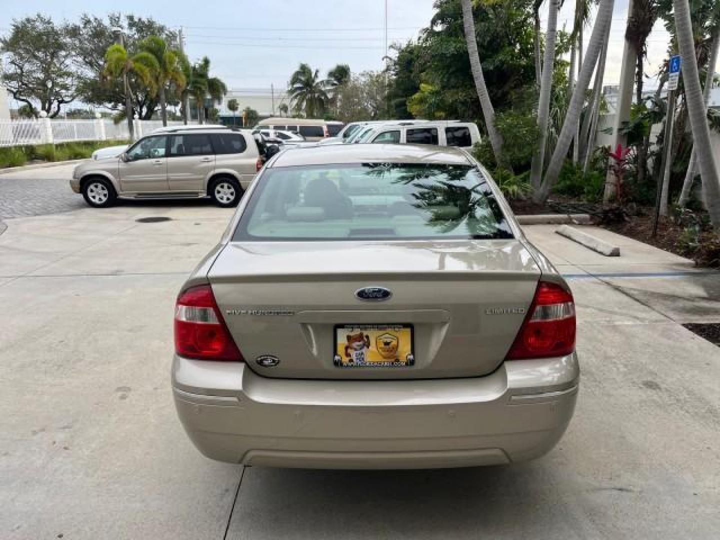 2005 Pueblo Gold Metallic /Pebble Tan Ford Five Hundred 1 FL Limited LOW MILES 36,412 (1FAHP25165G) with an 3.0L DOHC SMPI 24-Valve V6 Duratec Engine engine, Automatic transmission, located at 4701 North Dixie Hwy, Pompano Beach, FL, 33064, (954) 422-2889, 26.240938, -80.123474 - 2005 FORD FIVE HUNDRED LIMITED NEW $ 27,125 ROAD READY VIN: 1FAHP25165G185090 SUNROOF NO ACCIDENTS NO RECALLS SEDAN 4 DR LIMITED 1 OWNER FLORIDA 29 MPG 3.0L V6 F PARK SENSORS POWER HEATED LEATHER SEATS GASOLINE DUAL ZONE AC POWER HEATED MIRRORS FRONT WHEEL DRIVE LOW MILES 36,412 14 SERVICE RECORDS A - Photo#6