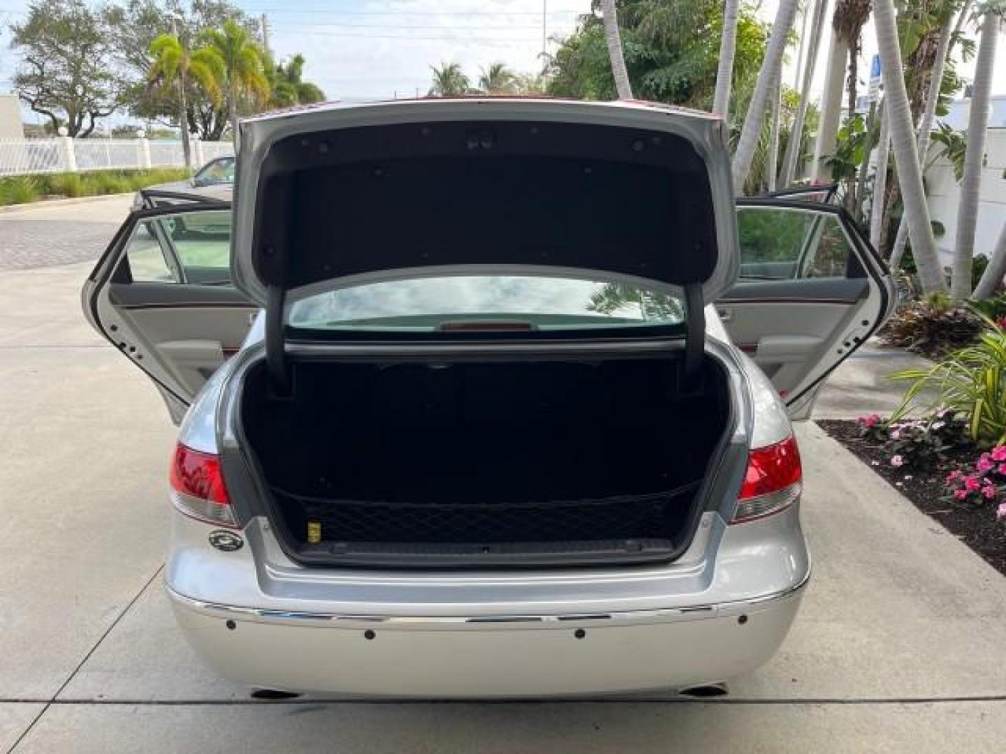 2008 Steel Gray /Gray Hyundai Azera 1 FL Limited LOW MILES 43,273 (KMHFC46F08A) with an 3.8L MPI DOHC CVVT 24-Valve Variable Intake System V6 Engine engine, Automatic transmission, located at 4701 North Dixie Hwy, Pompano Beach, FL, 33064, (954) 422-2889, 26.240938, -80.123474 - 2008 HYUNDAI AZERA LIMITED NEW $29,025 ROAD READY VIN: KMHFC46F08A292724 POWER LEATHER SEATS SEDAN 4 DR POWER SUNROOF 28 MPG 3.8L V6 F DOHC 24V HEATED MIRRORS NO ACCIDENTS NO RECALLS GASOLINE 26 SERVICE RECORDS LOW MILE 43,273 DUAL AC FRONT WHEEL DRIVE BRAKING ASSIST 1 OWNER FLORIDA Active Head Rest - Photo#15