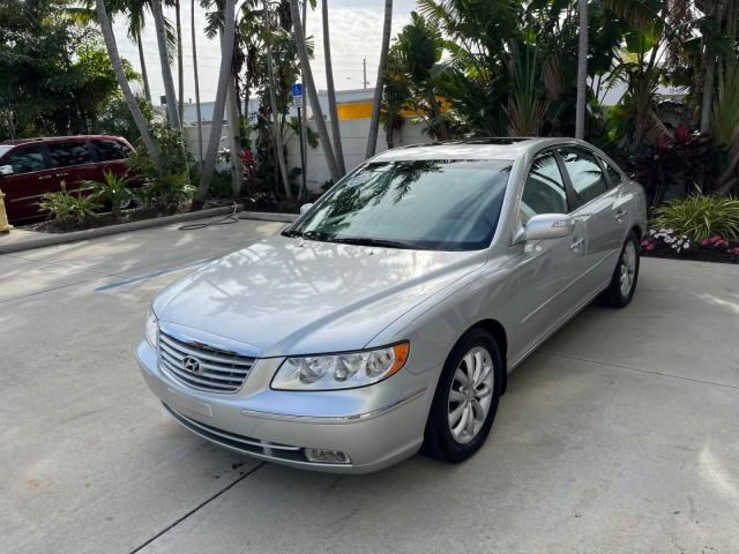 2008 Steel Gray /Gray Hyundai Azera 1 FL Limited LOW MILES 43,273 (KMHFC46F08A) with an 3.8L MPI DOHC CVVT 24-Valve Variable Intake System V6 Engine engine, Automatic transmission, located at 4701 North Dixie Hwy, Pompano Beach, FL, 33064, (954) 422-2889, 26.240938, -80.123474 - 2008 HYUNDAI AZERA LIMITED NEW $29,025 ROAD READY VIN: KMHFC46F08A292724 POWER LEATHER SEATS SEDAN 4 DR POWER SUNROOF 28 MPG 3.8L V6 F DOHC 24V HEATED MIRRORS NO ACCIDENTS NO RECALLS GASOLINE 26 SERVICE RECORDS LOW MILE 43,273 DUAL AC FRONT WHEEL DRIVE BRAKING ASSIST 1 OWNER FLORIDA Active Head Rest - Photo#3