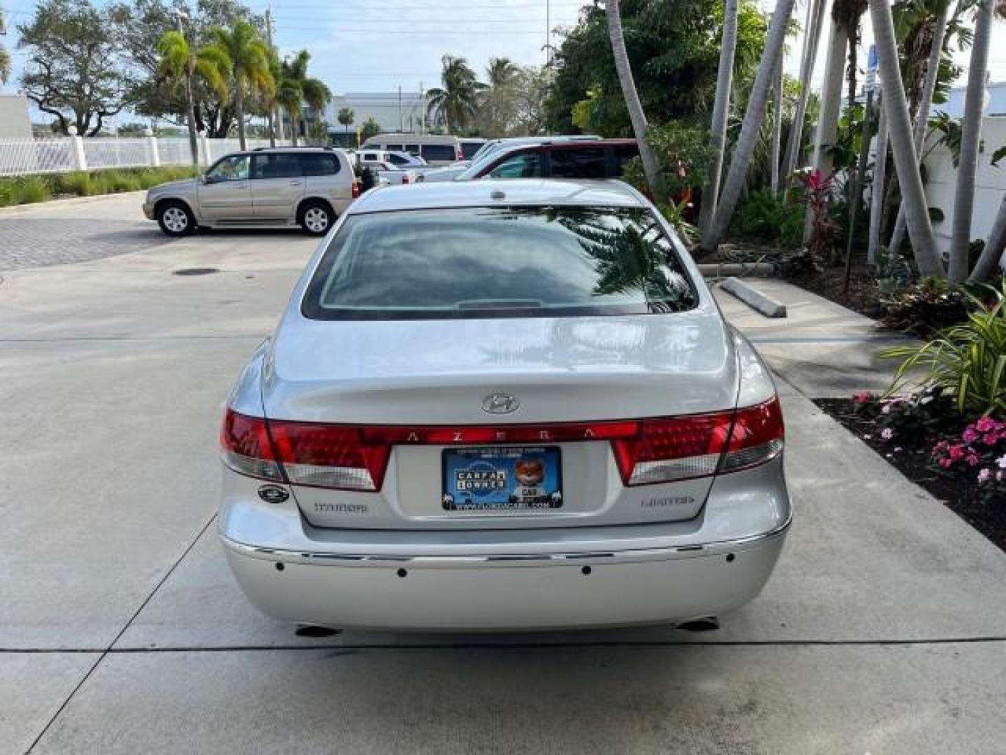 2008 Steel Gray /Gray Hyundai Azera 1 FL Limited LOW MILES 43,273 (KMHFC46F08A) with an 3.8L MPI DOHC CVVT 24-Valve Variable Intake System V6 Engine engine, Automatic transmission, located at 4701 North Dixie Hwy, Pompano Beach, FL, 33064, (954) 422-2889, 26.240938, -80.123474 - 2008 HYUNDAI AZERA LIMITED NEW $29,025 ROAD READY VIN: KMHFC46F08A292724 POWER LEATHER SEATS SEDAN 4 DR POWER SUNROOF 28 MPG 3.8L V6 F DOHC 24V HEATED MIRRORS NO ACCIDENTS NO RECALLS GASOLINE 26 SERVICE RECORDS LOW MILE 43,273 DUAL AC FRONT WHEEL DRIVE BRAKING ASSIST 1 OWNER FLORIDA Active Head Rest - Photo#6