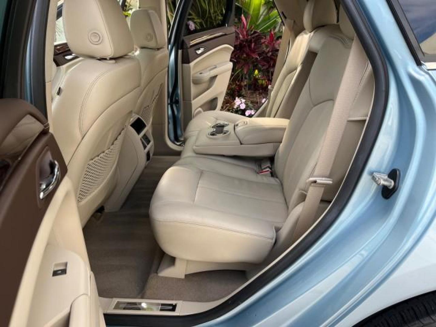 2011 Blue Frost Metalic /Shale w/Ebony accents Cadillac SRX Luxury Collection LOW MILES 40200 (3GYFNAEY7BS) with an 3.0L VVT DOHC V6 SIDI Engine engine, Automatic transmission, located at 4701 North Dixie Hwy, Pompano Beach, FL, 33064, (954) 422-2889, 26.240938, -80.123474 - OUR WEBPAGE FLORIDACARS1.COM HAS OVER 100 PHOTOS AND FREE CARFAX LINK 2011 CADILLAC SRX LUXURY COLLECTION NEW $43,240 ROAD READY VIN: 3GYFNAEY7BS633830 NO ACCIDENTS NO RECALLS 4 DOOR WAGON/ FLORIDA OWNER BLUETOOTH 3.0L V6 F DOHC 24V POWER PANORAMIC SUNROOF GASOLINE BACK UP CAMERA PARK SENSORS FRONT - Photo#14