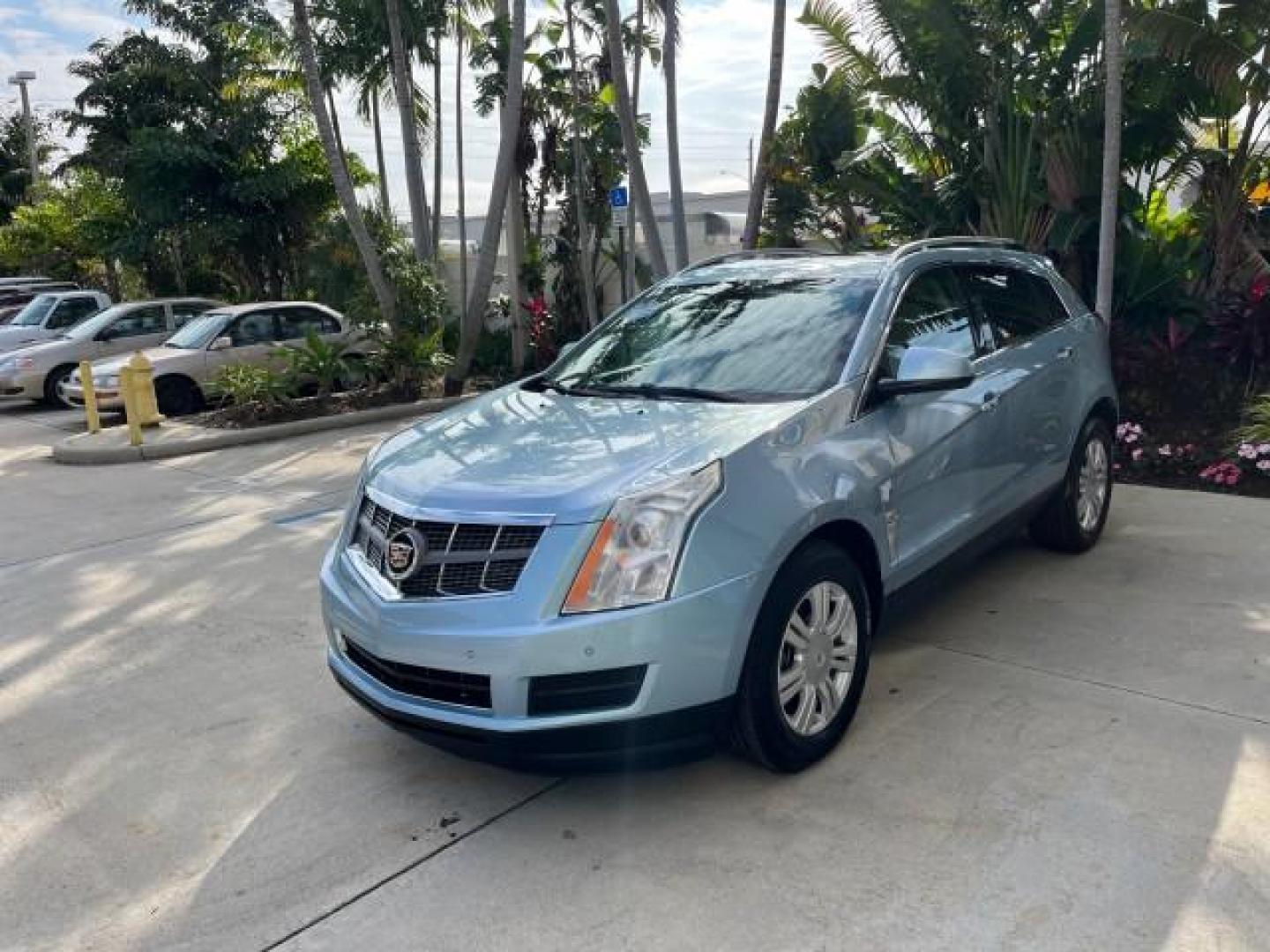 2011 Blue Frost Metalic /Shale w/Ebony accents Cadillac SRX Luxury Collection LOW MILES 40200 (3GYFNAEY7BS) with an 3.0L VVT DOHC V6 SIDI Engine engine, Automatic transmission, located at 4701 North Dixie Hwy, Pompano Beach, FL, 33064, (954) 422-2889, 26.240938, -80.123474 - OUR WEBPAGE FLORIDACARS1.COM HAS OVER 100 PHOTOS AND FREE CARFAX LINK 2011 CADILLAC SRX LUXURY COLLECTION NEW $43,240 ROAD READY VIN: 3GYFNAEY7BS633830 NO ACCIDENTS NO RECALLS 4 DOOR WAGON/ FLORIDA OWNER BLUETOOTH 3.0L V6 F DOHC 24V POWER PANORAMIC SUNROOF GASOLINE BACK UP CAMERA PARK SENSORS FRONT - Photo#3