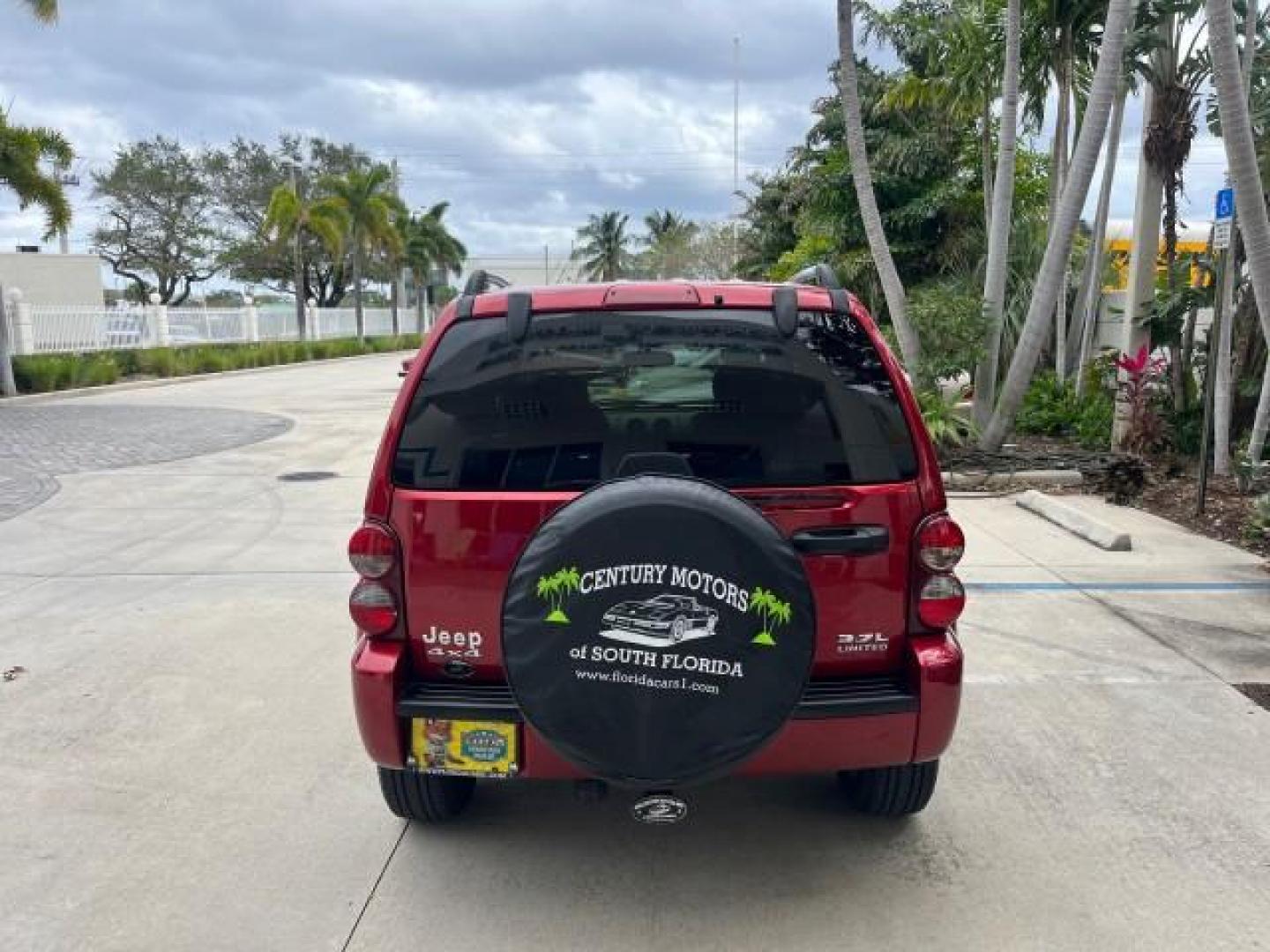 2006 Inferno Red Crystal Pearl /Khaki Jeep Liberty limited 4wd low miles (1J4GL58K36W) with an 3.7L V6 Engine engine, Automatic transmission, located at 4701 North Dixie Hwy, Pompano Beach, FL, 33064, (954) 422-2889, 26.240938, -80.123474 - 2006 JEEP LIBERTY LIMITED NEW $ 29,370 ROAD READY VIN: 1J4GL58K36W187677 NO ACCIDENTS 4X4 4 DOOR WAGON/SPORT UTILITY ON DEMAND 4WD 3.7L V6 F POWER LEATHER SEATS GASOLINE LOW MILES 68,017 REAR WHEEL DRIVE W/ 4X4 FLORIDA OWNER 4WD 4WD Anti-Theft System Black Roof Rails Braking Assist Chrome Grille Cru - Photo#6