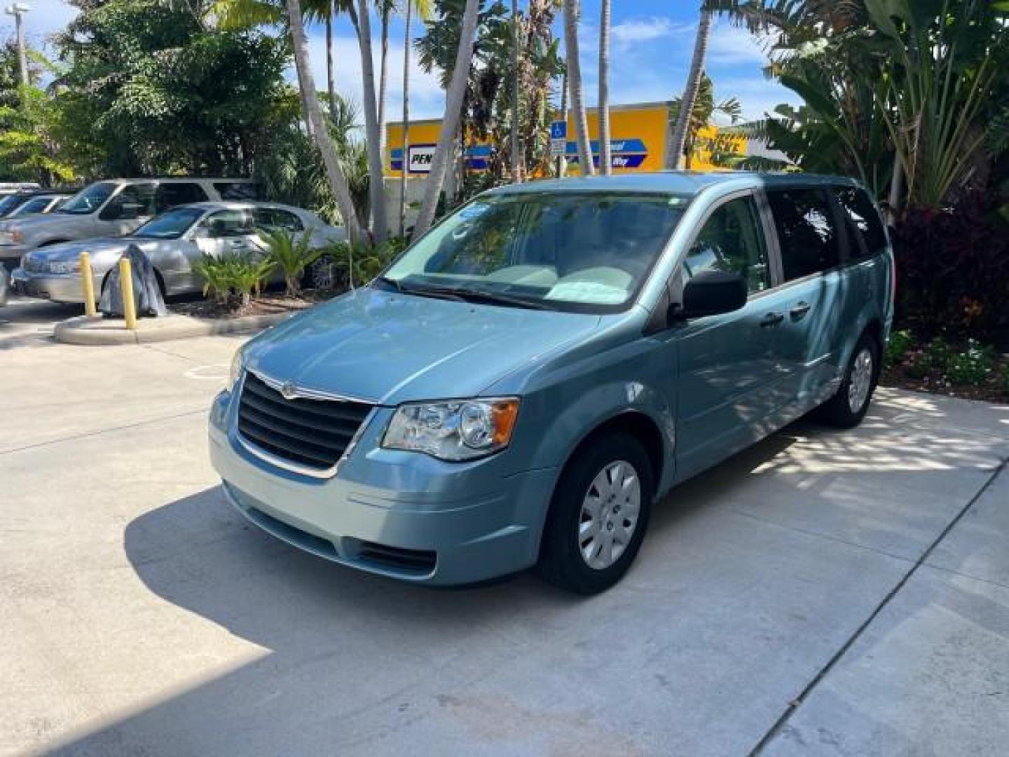 2008 Clearwater Blue Pearl /Md Slate Gray/Lt Shale Chrysler Town and Country LX LOW MILES 68,104 (2A8HR44H38R) with an 3.3L V6 Cylinder Engine engine, Automatic transmission, located at 4701 North Dixie Hwy, Pompano Beach, FL, 33064, (954) 422-2889, 26.240938, -80.123474 - OUR WEBPAGE FLORIDACARS1.COM HAS OVER 100 PHOTOS AND FREE CARFAX LINK 2008 CHRYSLER TOWN AND COUNTRY LX ROAD READY 3.3L V6 VIN: 2A8HR44H38R838730 NO ACCIDENTS VAN 24 MPG NO RECALLS 3.3L V6 F OHV 12V POWER MIRRORS 3 ROW SEATS GASOLINE DUAL ZONE AC 37 SERVICE RECORDS FRONT WHEEL DRIVE LOW MILES 68,104 - Photo#3