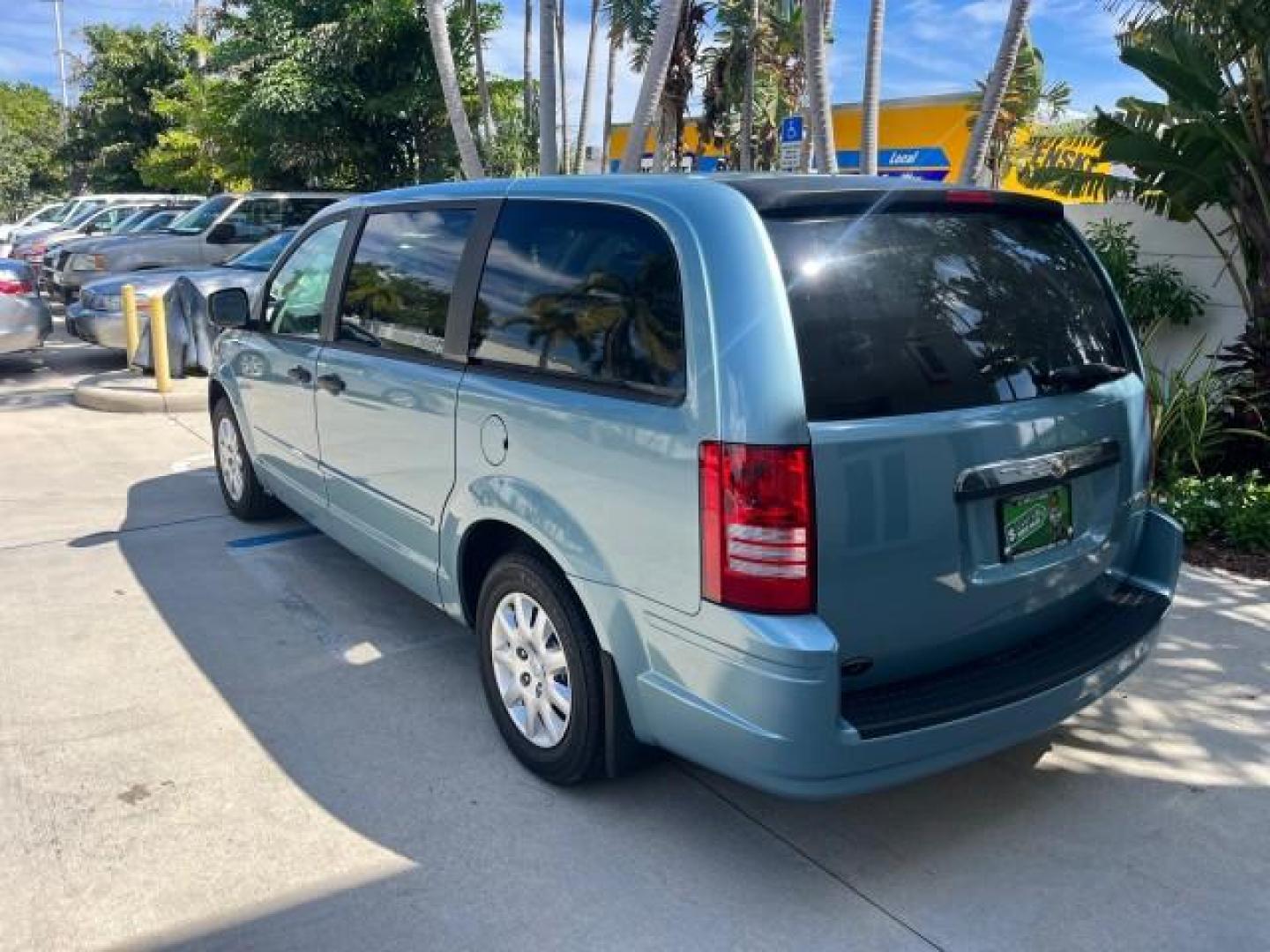 2008 Clearwater Blue Pearl /Md Slate Gray/Lt Shale Chrysler Town and Country LX LOW MILES 68,104 (2A8HR44H38R) with an 3.3L V6 Cylinder Engine engine, Automatic transmission, located at 4701 North Dixie Hwy, Pompano Beach, FL, 33064, (954) 422-2889, 26.240938, -80.123474 - OUR WEBPAGE FLORIDACARS1.COM HAS OVER 100 PHOTOS AND FREE CARFAX LINK 2008 CHRYSLER TOWN AND COUNTRY LX ROAD READY 3.3L V6 VIN: 2A8HR44H38R838730 NO ACCIDENTS VAN 24 MPG NO RECALLS 3.3L V6 F OHV 12V POWER MIRRORS 3 ROW SEATS GASOLINE DUAL ZONE AC 37 SERVICE RECORDS FRONT WHEEL DRIVE LOW MILES 68,104 - Photo#5