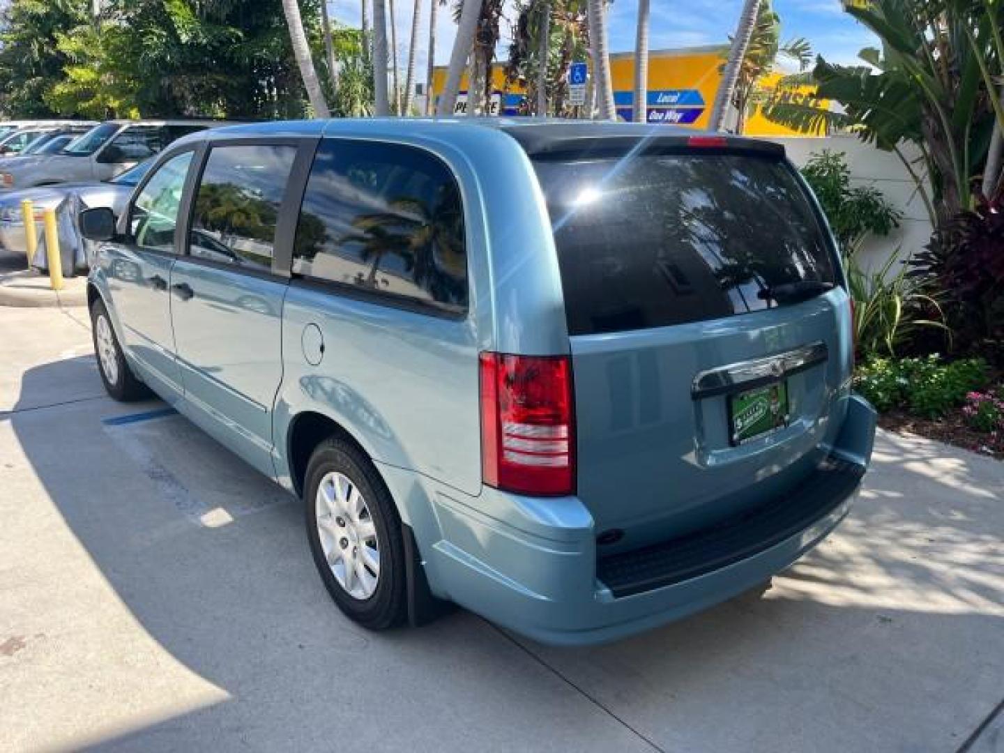 2008 Clearwater Blue Pearl /Md Slate Gray/Lt Shale Chrysler Town and Country LX LOW MILES 68,104 (2A8HR44H38R) with an 3.3L V6 Cylinder Engine engine, Automatic transmission, located at 4701 North Dixie Hwy, Pompano Beach, FL, 33064, (954) 422-2889, 26.240938, -80.123474 - OUR WEBPAGE FLORIDACARS1.COM HAS OVER 100 PHOTOS AND FREE CARFAX LINK 2008 CHRYSLER TOWN AND COUNTRY LX ROAD READY 3.3L V6 VIN: 2A8HR44H38R838730 NO ACCIDENTS VAN 24 MPG NO RECALLS 3.3L V6 F OHV 12V POWER MIRRORS 3 ROW SEATS GASOLINE DUAL ZONE AC 37 SERVICE RECORDS FRONT WHEEL DRIVE LOW MILES 68,104 - Photo#90