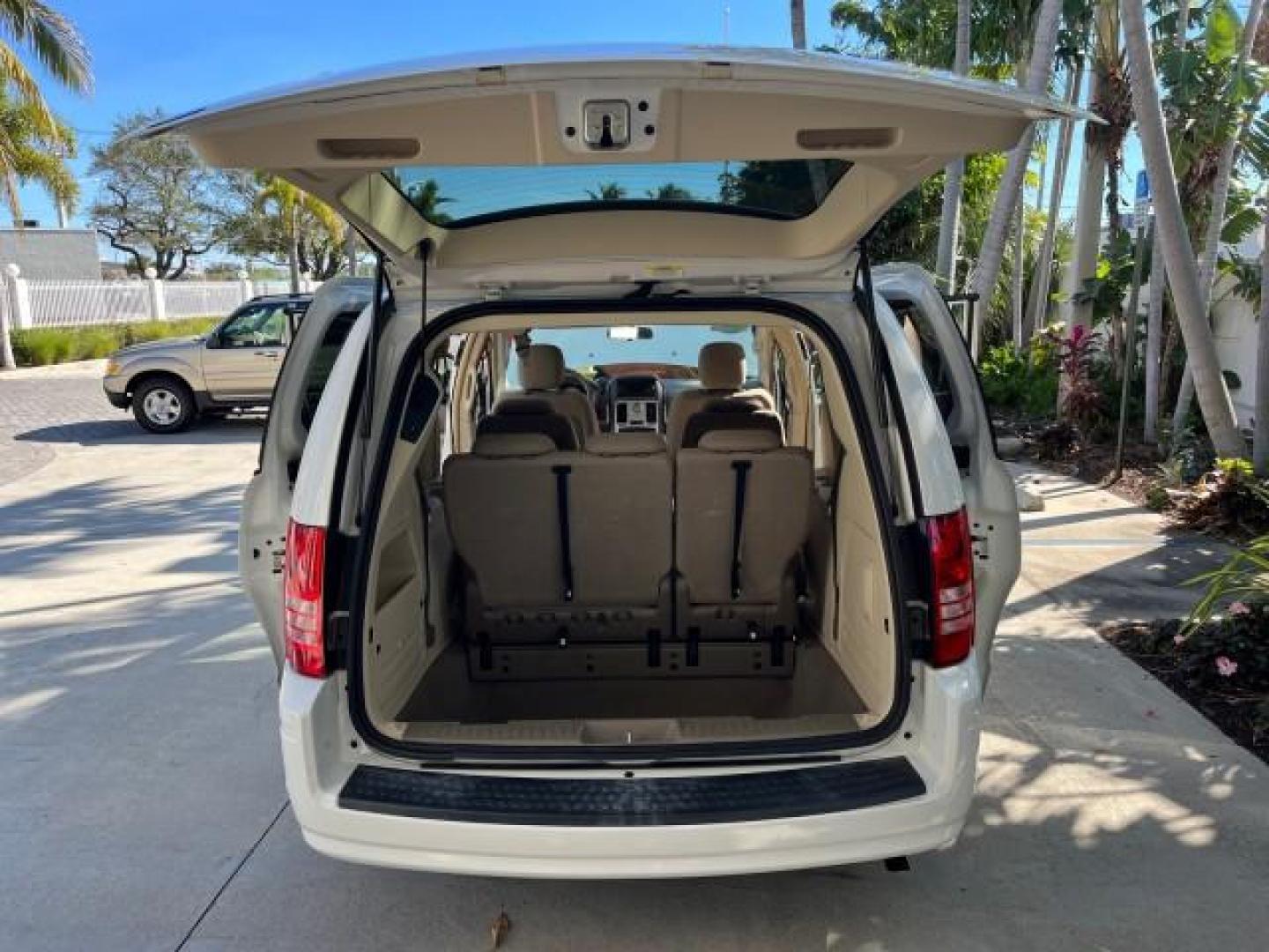 2009 Stone White /Pebble Beige/Cream Chrysler Town and Country 1 FL Touring LOW MILES 36,956 (2A8HR54109R) with an 3.8L OHV SMPI V6 Engine engine, Automatic transmission, located at 4701 North Dixie Hwy, Pompano Beach, FL, 33064, (954) 422-2889, 26.240938, -80.123474 - 2009 CHRYSLER TOWN AND COUNTRY TOURING ROAD READY 3.8L V6 VIN: 2A8HR54109R504942 NO ACCIDENTS VAN 1 OWNER FLORIDA 3.8L V6 F OHV 12V POWER MIRRORS 3 ROW SEATS GASOLINE DUAL ZONE AC LOW MILES 36,956 FRONT WHEEL DRIVE POWER LIFTGATE POWER SLIDING DOORS Alloy Wheels Anti-Theft System Approach Lights Bla - Photo#15