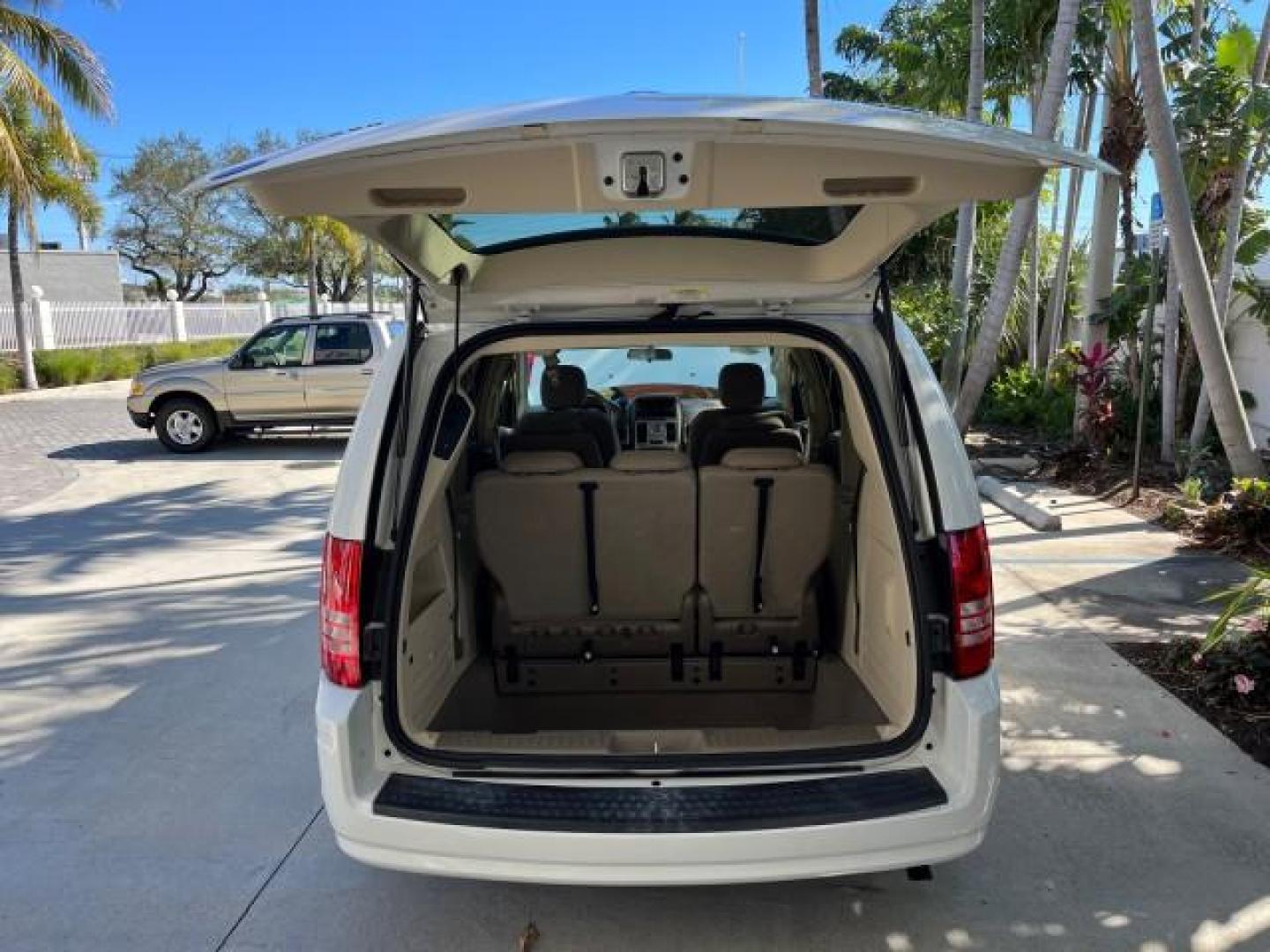 2009 Stone White /Pebble Beige/Cream Chrysler Town and Country 1 FL Touring LOW MILES 36,956 (2A8HR54109R) with an 3.8L OHV SMPI V6 Engine engine, Automatic transmission, located at 4701 North Dixie Hwy, Pompano Beach, FL, 33064, (954) 422-2889, 26.240938, -80.123474 - 2009 CHRYSLER TOWN AND COUNTRY TOURING ROAD READY 3.8L V6 VIN: 2A8HR54109R504942 NO ACCIDENTS VAN 1 OWNER FLORIDA 3.8L V6 F OHV 12V POWER MIRRORS 3 ROW SEATS GASOLINE DUAL ZONE AC LOW MILES 36,956 FRONT WHEEL DRIVE POWER LIFTGATE POWER SLIDING DOORS Alloy Wheels Anti-Theft System Approach Lights Bla - Photo#69