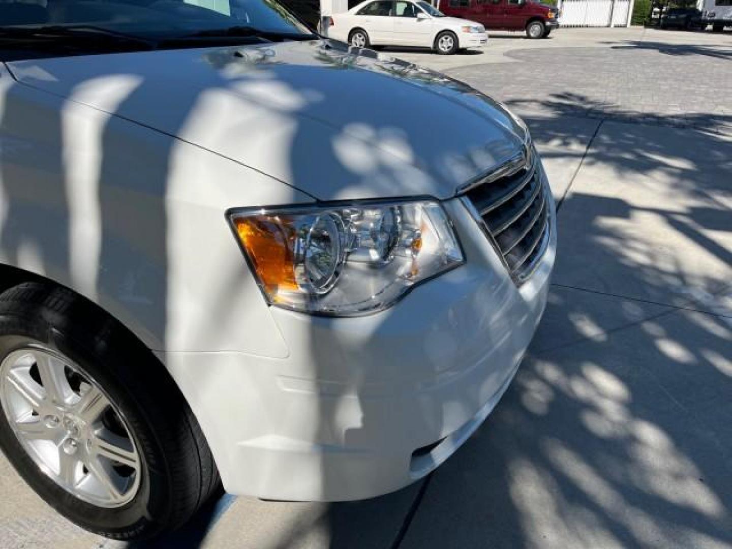 2009 Stone White /Pebble Beige/Cream Chrysler Town and Country 1 FL Touring LOW MILES 36,956 (2A8HR54109R) with an 3.8L OHV SMPI V6 Engine engine, Automatic transmission, located at 4701 North Dixie Hwy, Pompano Beach, FL, 33064, (954) 422-2889, 26.240938, -80.123474 - 2009 CHRYSLER TOWN AND COUNTRY TOURING ROAD READY 3.8L V6 VIN: 2A8HR54109R504942 NO ACCIDENTS VAN 1 OWNER FLORIDA 3.8L V6 F OHV 12V POWER MIRRORS 3 ROW SEATS GASOLINE DUAL ZONE AC LOW MILES 36,956 FRONT WHEEL DRIVE POWER LIFTGATE POWER SLIDING DOORS Alloy Wheels Anti-Theft System Approach Lights Bla - Photo#91