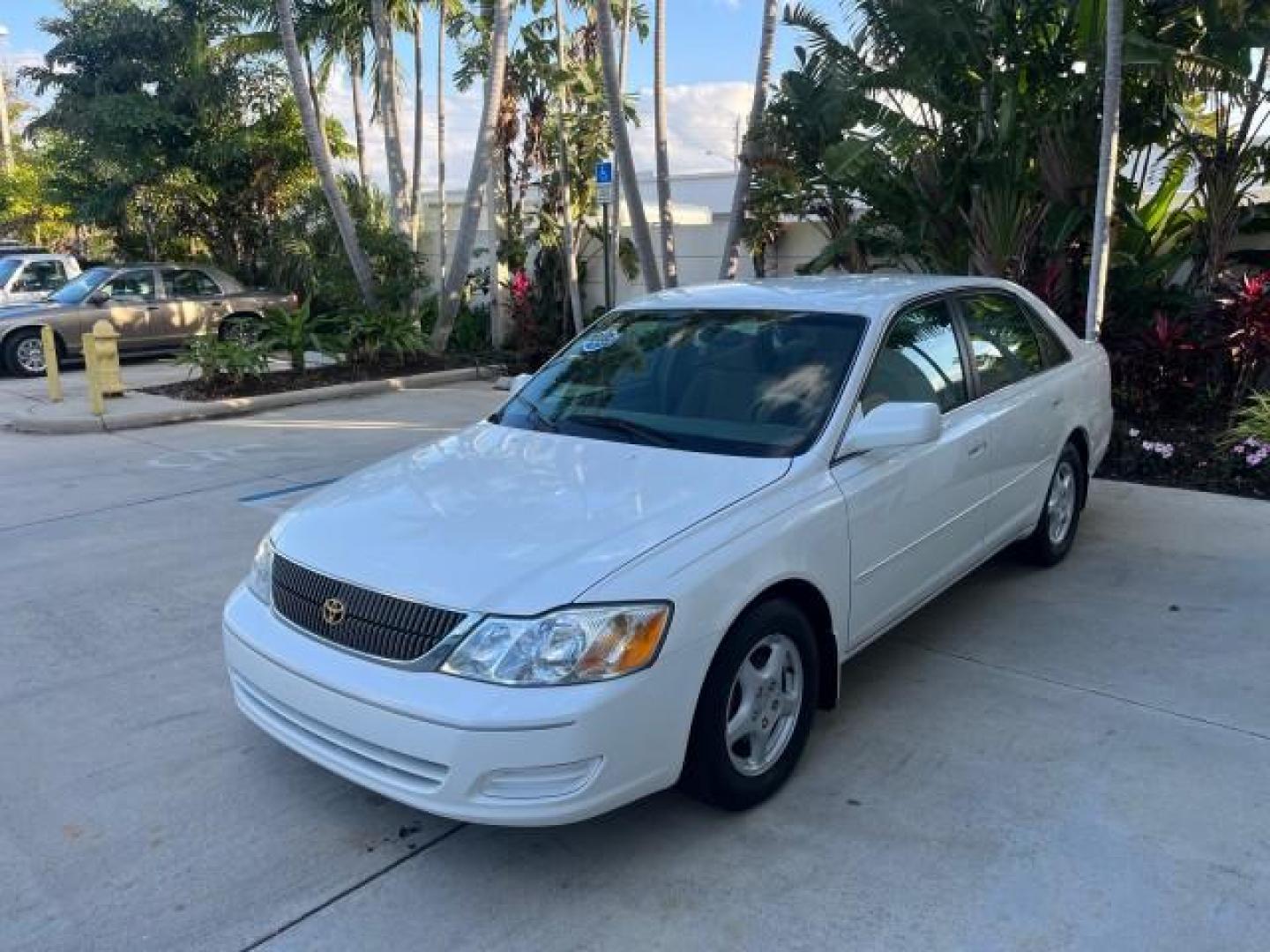 2001 Diamond White Pearl /Stone Toyota Avalon XL w/Bucket Seats LOW MILES 56,967 (4T1BF28B31U) with an 3.0L 4-Cam MPFI 24-Valve V6 Aluminum Alloy Engine engine, Automatic transmission, located at 4701 North Dixie Hwy, Pompano Beach, FL, 33064, (954) 422-2889, 26.240938, -80.123474 - 2001 TOYOTA AVALON XL ROAD READY 29 MPG VIN: 4T1BF28B31U157763 LOW MILES 56,967 SEDAN 4 DR 1 OWNER 3.0L V6 3.0L V6 F DOHC 24V NO RECALLS GASOLINE POWER SEATS FRONT WHEEL DRIVE NONE-SMOKER POWER MIRRORS Approach Lights Cruise Control FWD Front Bucket Seats Side Airbags THIS IS ONE OF THE NICEST AVALO - Photo#3