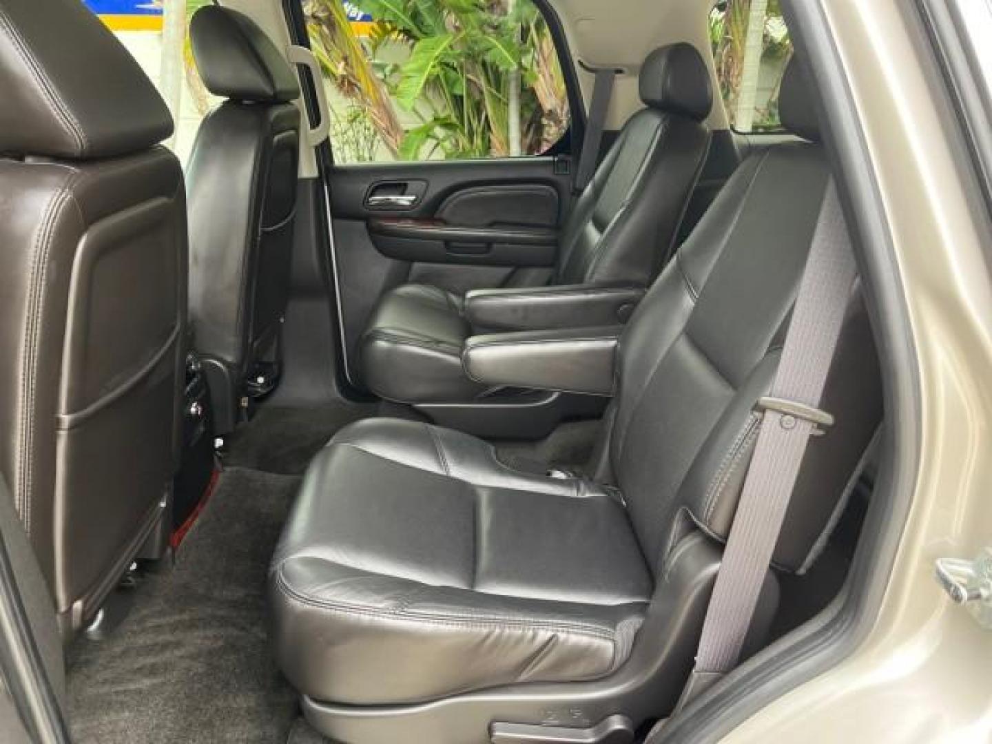 2007 Quicksilver /Ebony/Ebony Cadillac Escalade AWD SUNROOFLOW MILES 60,993 (1GYFK63877R) with an 6.2L Vortec 1000 VVT V8 SFI Engine engine, Automatic transmission, located at 4701 North Dixie Hwy, Pompano Beach, FL, 33064, (954) 422-2889, 26.240938, -80.123474 - 2007 CADILLAC ESCALADE NEW $ 59,100 ROAD READY VIN: 1GYFK63877R311160 NO ACCIDENTS NO RECALLS 4 DOOR WAGON/SPORT UTILITY LOW MILES 60,993 6.2L V8 6.2L V8 F ALL WHEEL DRIVE SUNROOF LEATHER SEATS GASOLINE 3 ROW LEATHER SEATS BLUETOOTH AWD ALL WHEEL DRIVE 20 SERVICE RECORDS PARKING SENSORS DUAL AC AWD - Photo#46