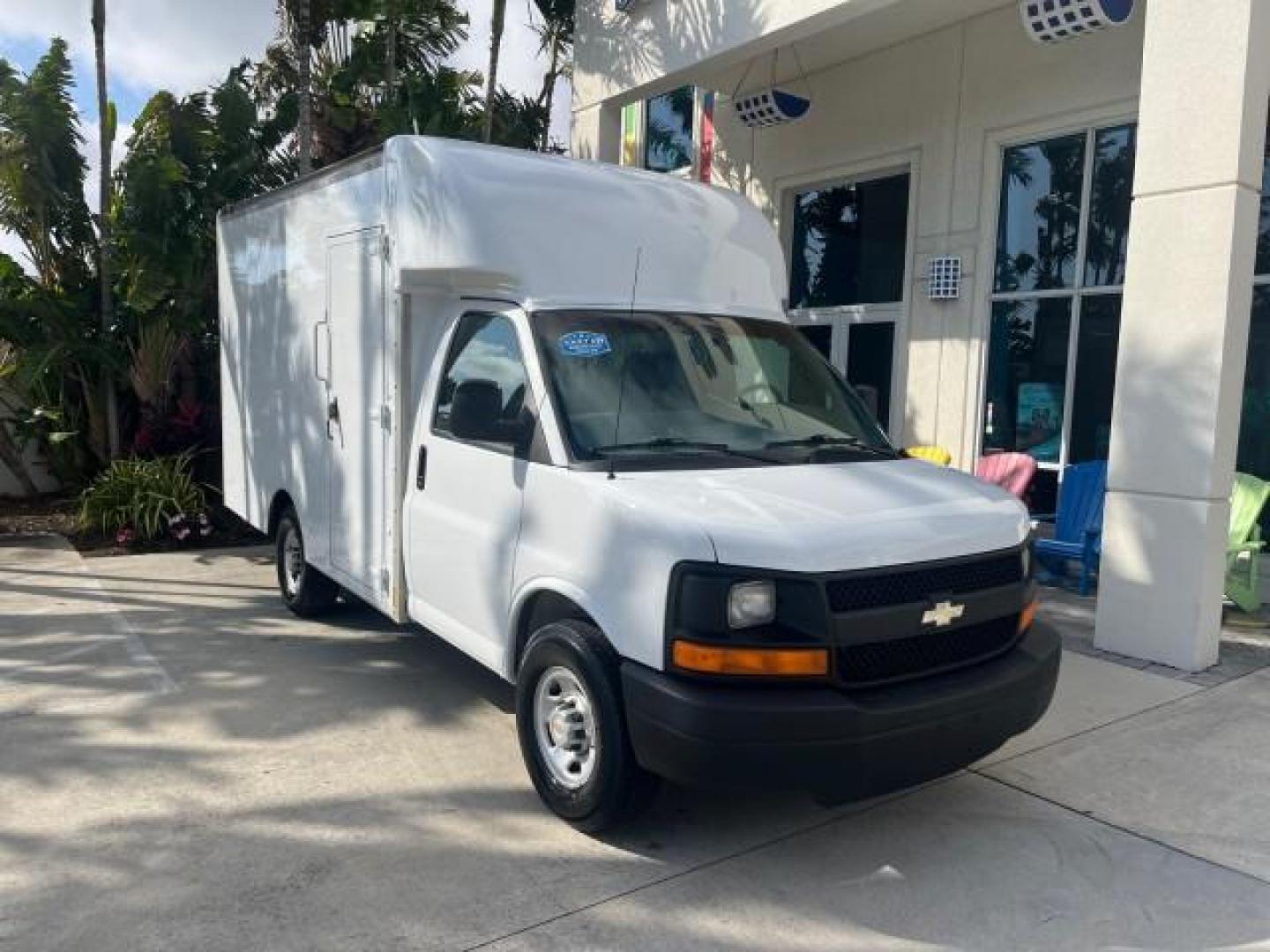 2004 Summit White /Neutral Chevrolet Express Commercial Cutaway 12 FT BOX TRUCK LOW MILES 46,503 (1GBHG31U741) with an 6.0L Vortec 6000 V8 SFI Engine engine, Automatic transmission, located at 4701 North Dixie Hwy, Pompano Beach, FL, 33064, (954) 422-2889, 26.240938, -80.123474 - 2004 CHEVROLET EXPRESS G3500 ROAD READY WORK READY VIN: 1GBHG31U741170863 FLORIDA OWNER 6.0L V8 CUTAWAY NO ACCIDENTS 6.0L V8 F NO RECALLS GASOLINE BRAND NEW TIRES 16 SERVICE RECORDS REAR WHEEL DRIVE VERY CLEAN LOW MILES 46,503 ABS Brakes AM/FM Stereo Air Conditioning Automatic Transmission Cruise Co - Photo#1