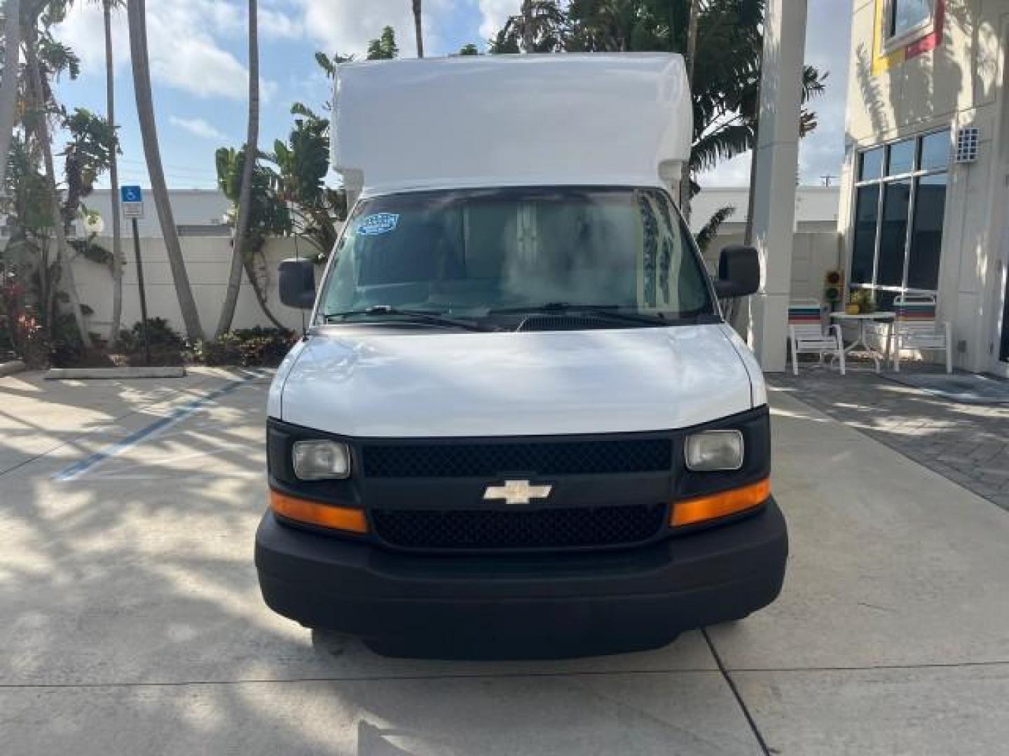 2004 Summit White /Neutral Chevrolet Express Commercial Cutaway 12 FT BOX TRUCK LOW MILES 46,503 (1GBHG31U741) with an 6.0L Vortec 6000 V8 SFI Engine engine, Automatic transmission, located at 4701 North Dixie Hwy, Pompano Beach, FL, 33064, (954) 422-2889, 26.240938, -80.123474 - 2004 CHEVROLET EXPRESS G3500 ROAD READY WORK READY VIN: 1GBHG31U741170863 FLORIDA OWNER 6.0L V8 CUTAWAY NO ACCIDENTS 6.0L V8 F NO RECALLS GASOLINE BRAND NEW TIRES 16 SERVICE RECORDS REAR WHEEL DRIVE VERY CLEAN LOW MILES 46,503 ABS Brakes AM/FM Stereo Air Conditioning Automatic Transmission Cruise Co - Photo#2