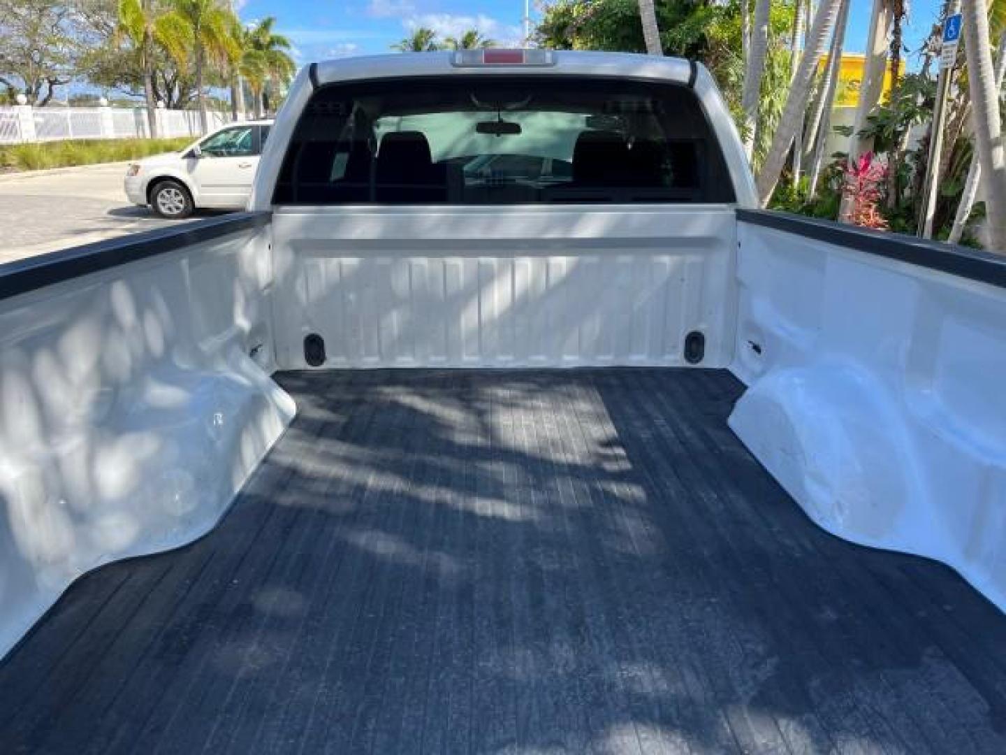 2006 Oxford White /Black Ford F-150 4 DR XLT LOW MILES 54,821 (1FTPX12526N) with an 5.4L 3v EFI V8 Engine engine, Automatic transmission, located at 4701 North Dixie Hwy, Pompano Beach, FL, 33064, (954) 422-2889, 26.240938, -80.123474 - 2006 FORD F-150 CREW CAB NEW $32,650 ROAD READY VIN: 1FTPX12526NB58621 NO ACCIDENTS NO RECALLS 4 DOOR EXTENDED CAB PICKUP LOW MILES 54,821 5.4L V8 5.4L V8 F SOHC 7 SERVICE RECORDS GASOLINE BLUETOOTH REAR WHEEL DRIVE POWER MIRRORS 6.7 FT BED AM/FM Stereo Air Conditioning Alloy Wheels Automatic Transm - Photo#66