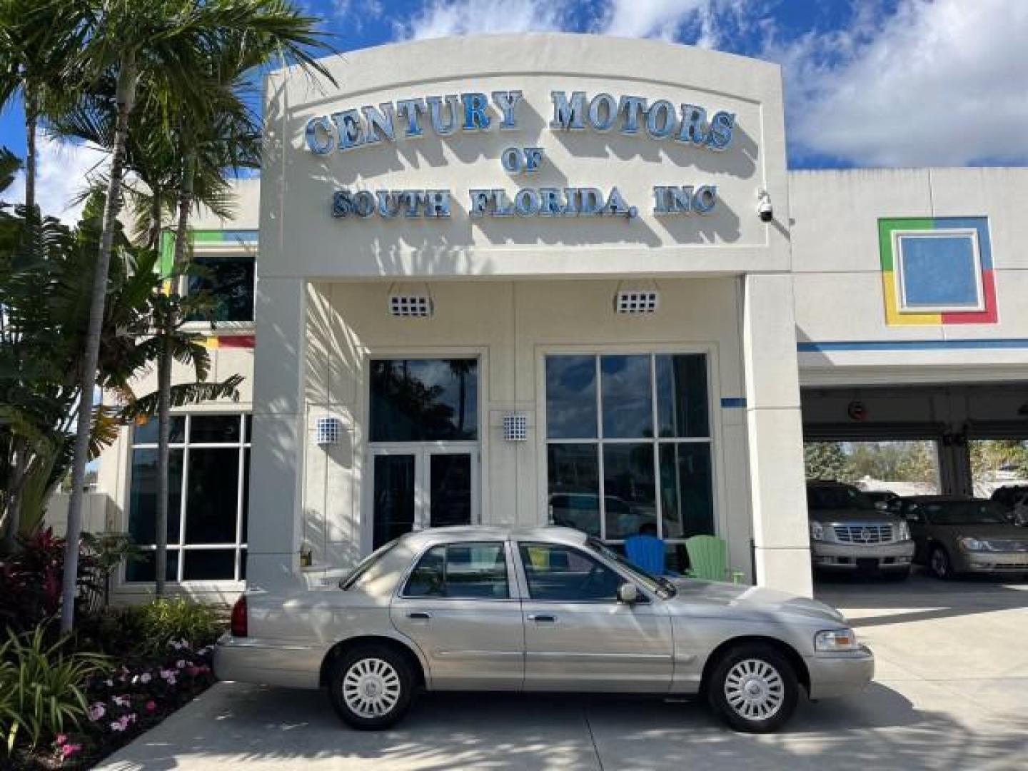 2008 Silver Birch Metallic /Light Camel Mercury Grand Marquis LS LOW MILES 61,045 (2MEFM75V98X) with an 4.6L OHC FFV V8 Engine engine, Automatic transmission, located at 4701 North Dixie Hwy, Pompano Beach, FL, 33064, (954) 422-2889, 26.240938, -80.123474 - 2008 MERCURY GRAND MARQUIS LS NEW $ 31,205 ROAD READY VIN: 2MEFM75V98X628291 NO ACCIDENTS 4.6L V8 SEDAN 4 DR LOW MILES 61,045 4.6L V8 F SOHC 15 SERVICE RECORDS FLEX FUEL POWER LEATHER SEATS REAR WHEEL DRIVE POWER MIRRORS Adaptive Headlights Adjustable Lumbar Support Auto-dimming Rearview Mirror Chro - Photo#0