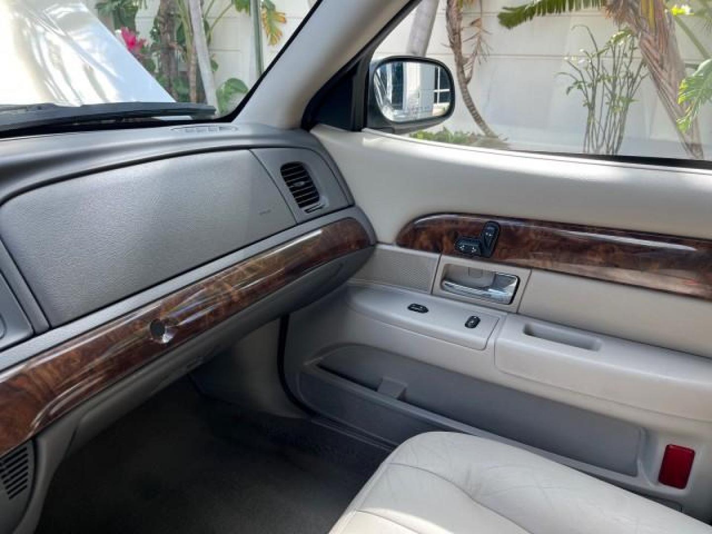 2008 Silver Birch Metallic /Light Camel Mercury Grand Marquis LS LOW MILES 61,045 (2MEFM75V98X) with an 4.6L OHC FFV V8 Engine engine, Automatic transmission, located at 4701 North Dixie Hwy, Pompano Beach, FL, 33064, (954) 422-2889, 26.240938, -80.123474 - 2008 MERCURY GRAND MARQUIS LS NEW $ 31,205 ROAD READY VIN: 2MEFM75V98X628291 NO ACCIDENTS 4.6L V8 SEDAN 4 DR LOW MILES 61,045 4.6L V8 F SOHC 15 SERVICE RECORDS FLEX FUEL POWER LEATHER SEATS REAR WHEEL DRIVE POWER MIRRORS Adaptive Headlights Adjustable Lumbar Support Auto-dimming Rearview Mirror Chro - Photo#50