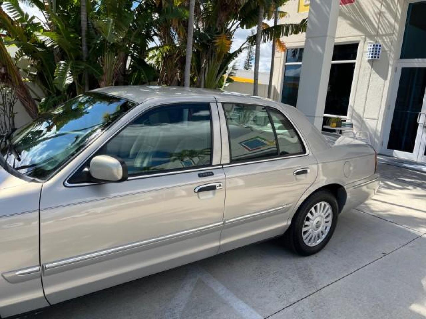 2008 Silver Birch Metallic /Light Camel Mercury Grand Marquis LS LOW MILES 61,045 (2MEFM75V98X) with an 4.6L OHC FFV V8 Engine engine, Automatic transmission, located at 4701 North Dixie Hwy, Pompano Beach, FL, 33064, (954) 422-2889, 26.240938, -80.123474 - 2008 MERCURY GRAND MARQUIS LS NEW $ 31,205 ROAD READY VIN: 2MEFM75V98X628291 NO ACCIDENTS 4.6L V8 SEDAN 4 DR LOW MILES 61,045 4.6L V8 F SOHC 15 SERVICE RECORDS FLEX FUEL POWER LEATHER SEATS REAR WHEEL DRIVE POWER MIRRORS Adaptive Headlights Adjustable Lumbar Support Auto-dimming Rearview Mirror Chro - Photo#77