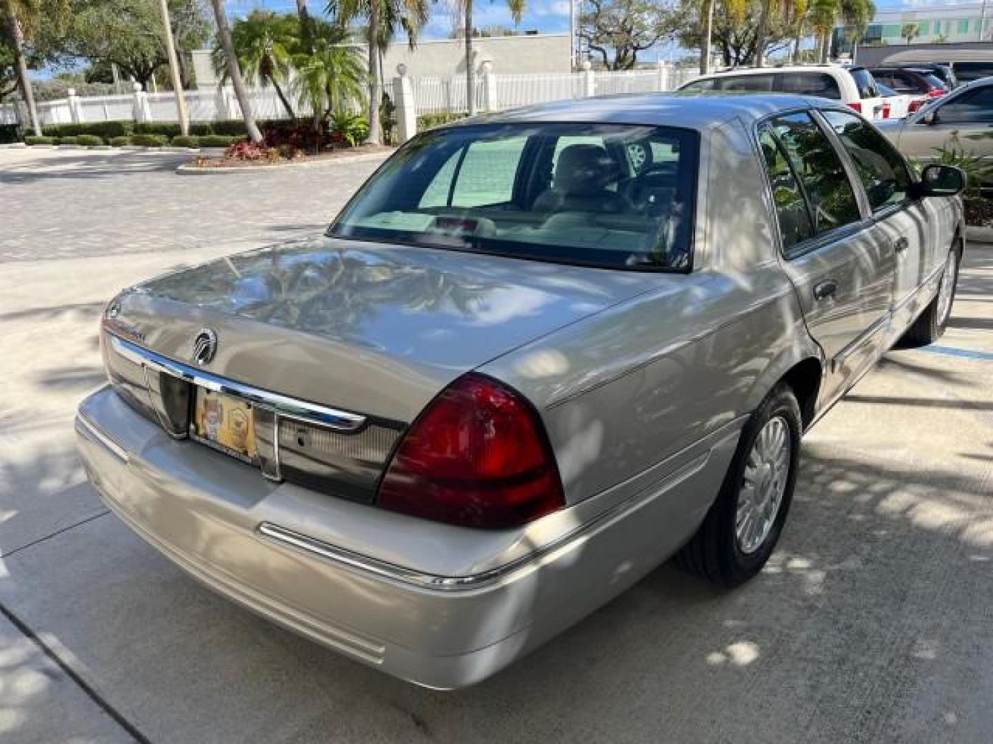 2008 Silver Birch Metallic /Light Camel Mercury Grand Marquis LS LOW MILES 61,045 (2MEFM75V98X) with an 4.6L OHC FFV V8 Engine engine, Automatic transmission, located at 4701 North Dixie Hwy, Pompano Beach, FL, 33064, (954) 422-2889, 26.240938, -80.123474 - 2008 MERCURY GRAND MARQUIS LS NEW $ 31,205 ROAD READY VIN: 2MEFM75V98X628291 NO ACCIDENTS 4.6L V8 SEDAN 4 DR LOW MILES 61,045 4.6L V8 F SOHC 15 SERVICE RECORDS FLEX FUEL POWER LEATHER SEATS REAR WHEEL DRIVE POWER MIRRORS Adaptive Headlights Adjustable Lumbar Support Auto-dimming Rearview Mirror Chro - Photo#91