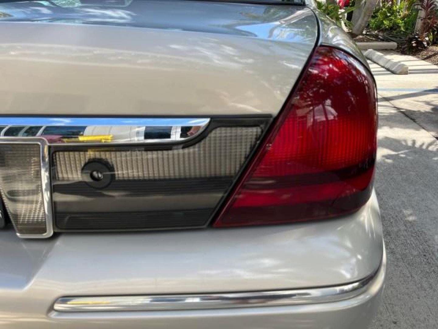 2008 Silver Birch Metallic /Light Camel Mercury Grand Marquis LS LOW MILES 61,045 (2MEFM75V98X) with an 4.6L OHC FFV V8 Engine engine, Automatic transmission, located at 4701 North Dixie Hwy, Pompano Beach, FL, 33064, (954) 422-2889, 26.240938, -80.123474 - 2008 MERCURY GRAND MARQUIS LS NEW $ 31,205 ROAD READY VIN: 2MEFM75V98X628291 NO ACCIDENTS 4.6L V8 SEDAN 4 DR LOW MILES 61,045 4.6L V8 F SOHC 15 SERVICE RECORDS FLEX FUEL POWER LEATHER SEATS REAR WHEEL DRIVE POWER MIRRORS Adaptive Headlights Adjustable Lumbar Support Auto-dimming Rearview Mirror Chro - Photo#92