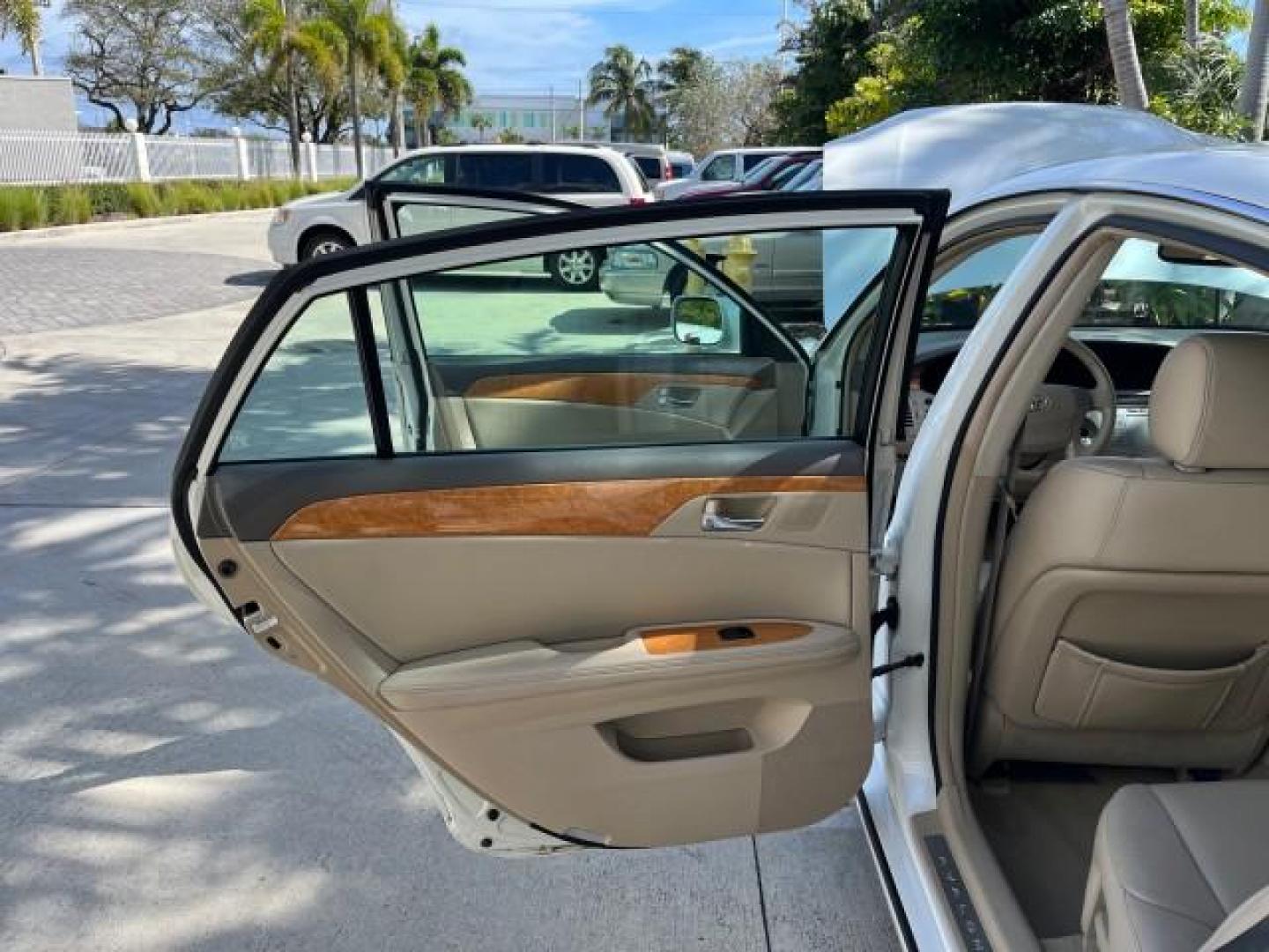 2006 Blizzard Pearl /Lt Gray Toyota Avalon 1 FL XLS LOW MILES 67,142 (4T1BK36BX6U) with an 3.5L 24-Valve EFI DOHC V6 Engine engine, Automatic transmission, located at 4701 North Dixie Hwy, Pompano Beach, FL, 33064, (954) 422-2889, 26.240938, -80.123474 - 2006 TOYOTA AVALON XLS ROAD READY 3.5L V6 XLS VIN: 4T1BK36BX6U107664 LOW MILES 67,142 SEDAN 4 DR 10 SERVICE RECORDS 3.5L V6 F DOHC 24V NO RECALLS 1 OWNER FLORIDA 31 MPG GASOLINE POWER MIRRORS POWER SUNROOF FRONT WHEEL DRIVE DUAL ZONE AC POWER LEATHER SEATS Additional Airbags Adjustable Lumbar Suppor - Photo#13